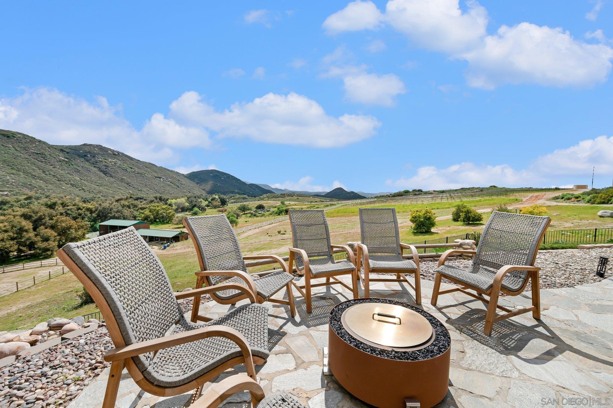 Detail Gallery Image 7 of 71 For 17287  Oak Hollow Road, Ramona,  CA 92065 - 5 Beds | 3/1 Baths