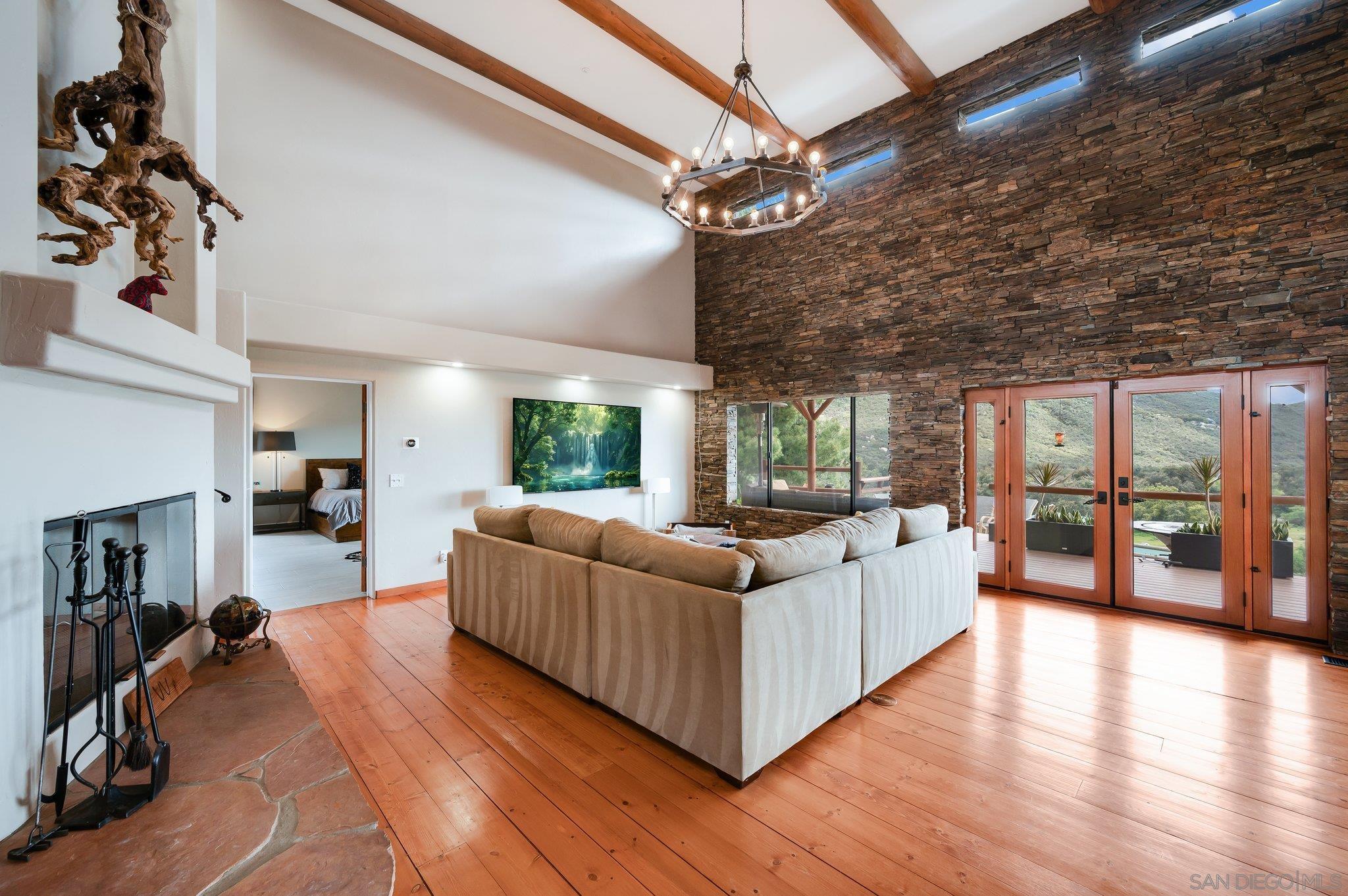 Detail Gallery Image 8 of 71 For 17287  Oak Hollow Road, Ramona,  CA 92065 - 5 Beds | 3/1 Baths