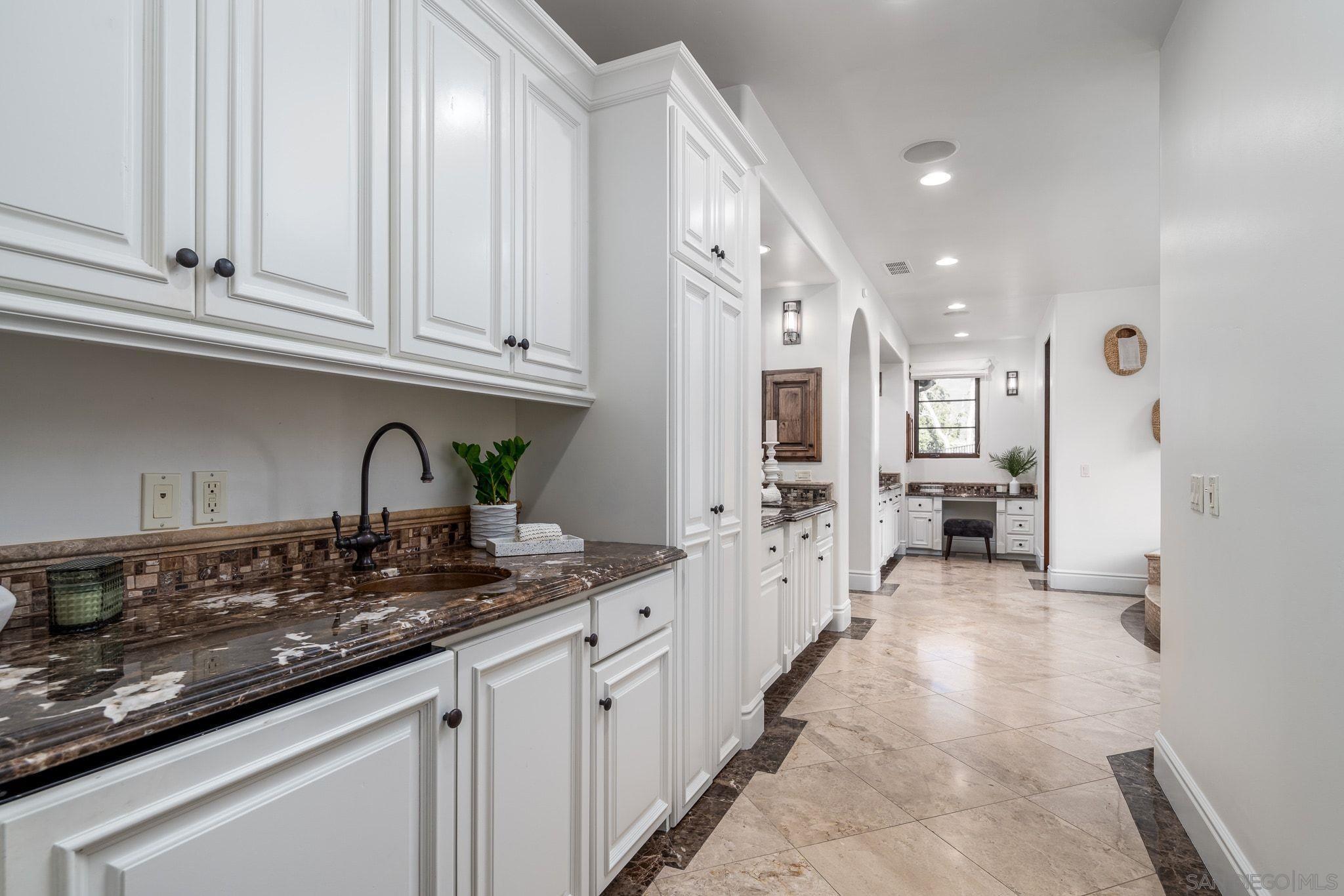 Detail Gallery Image 17 of 27 For 8173  Doug Hill, San Diego,  CA 92127 - 6 Beds | 6/1 Baths