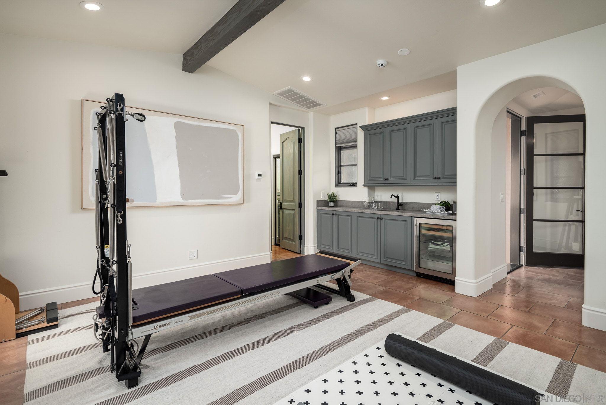 Detail Gallery Image 19 of 27 For 8173  Doug Hill, San Diego,  CA 92127 - 6 Beds | 6/1 Baths