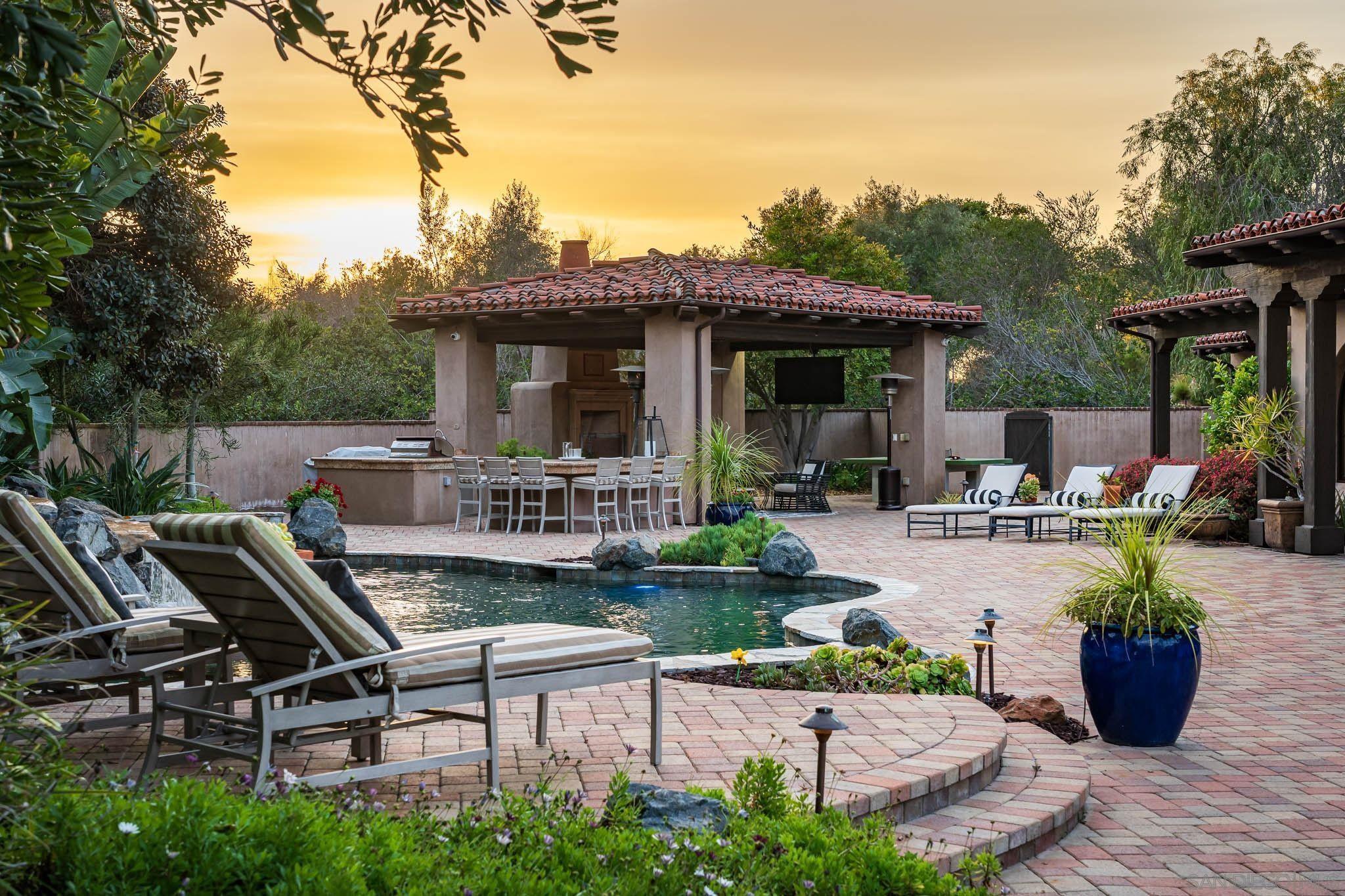 Detail Gallery Image 21 of 27 For 8173  Doug Hill, San Diego,  CA 92127 - 6 Beds | 6/1 Baths