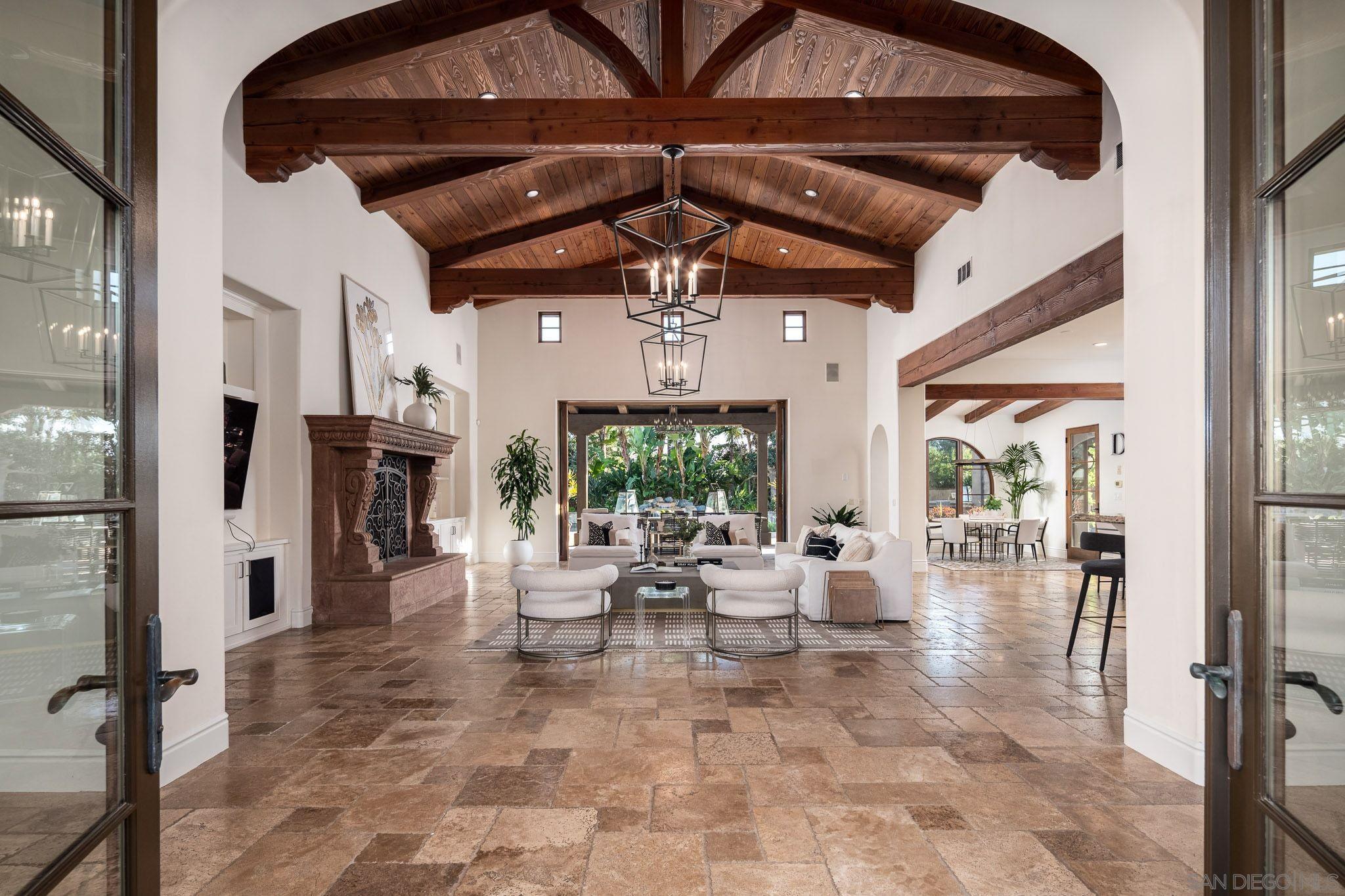 Detail Gallery Image 5 of 27 For 8173  Doug Hill, San Diego,  CA 92127 - 6 Beds | 6/1 Baths