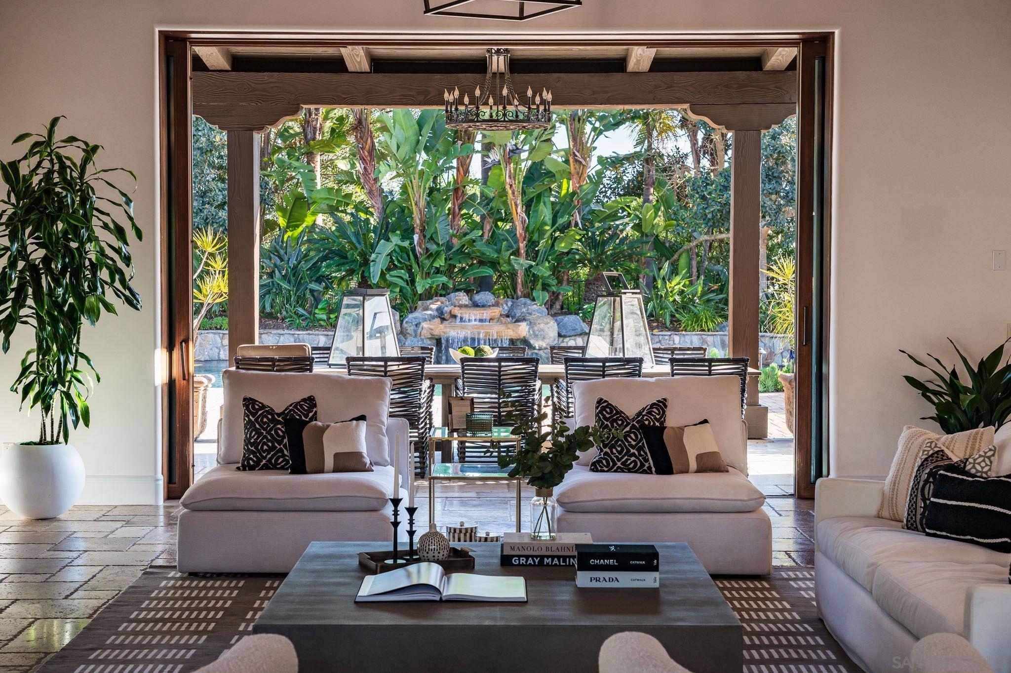 Detail Gallery Image 8 of 27 For 8173  Doug Hill, San Diego,  CA 92127 - 6 Beds | 6/1 Baths