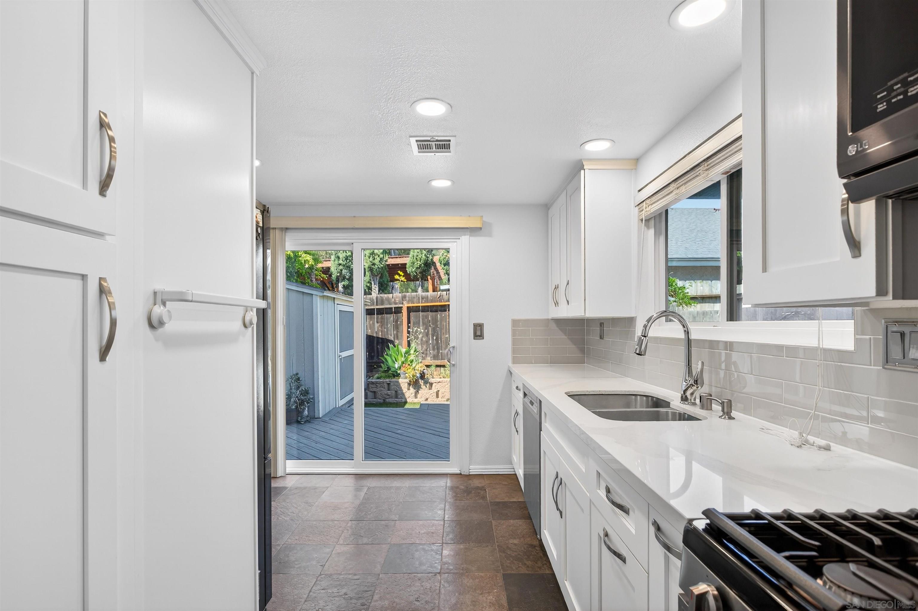 Detail Gallery Image 15 of 49 For 4444  Benfield Ct  #29,  San Diego,  CA 92113 - 3 Beds | 2/1 Baths