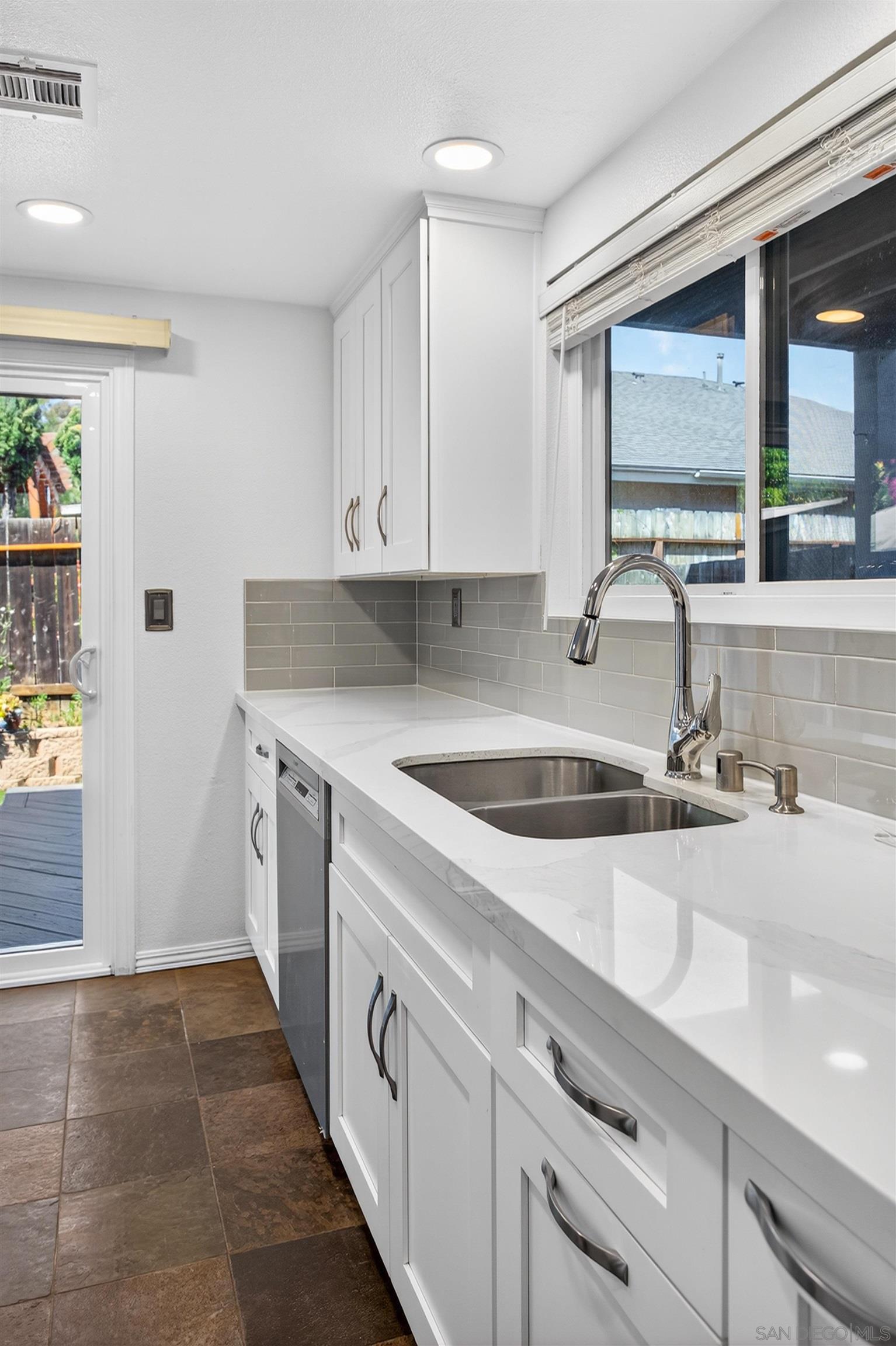 Detail Gallery Image 18 of 49 For 4444  Benfield Ct  #29,  San Diego,  CA 92113 - 3 Beds | 2/1 Baths