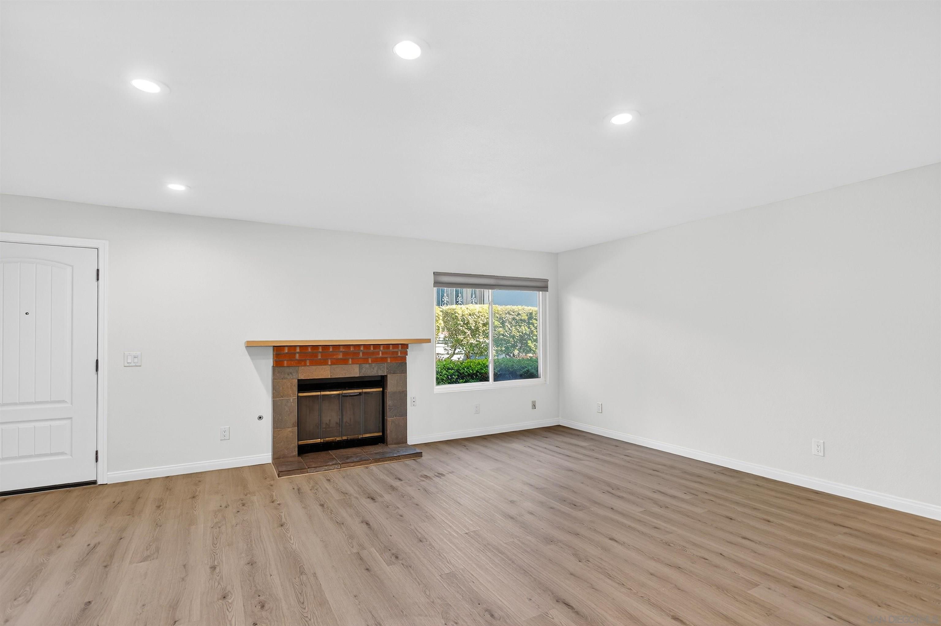 Detail Gallery Image 3 of 49 For 4444  Benfield Ct  #29,  San Diego,  CA 92113 - 3 Beds | 2/1 Baths