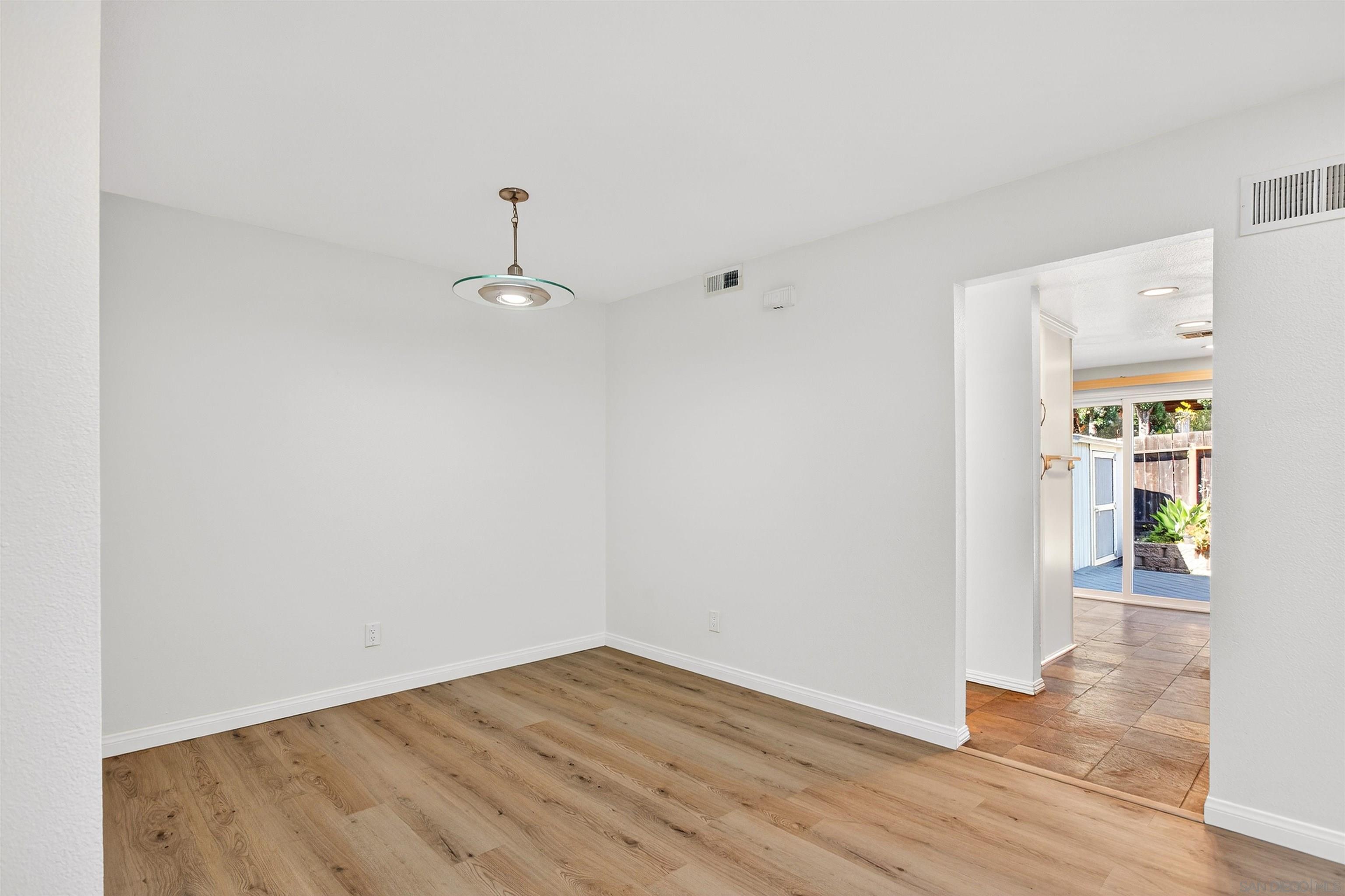 Detail Gallery Image 6 of 49 For 4444  Benfield Ct  #29,  San Diego,  CA 92113 - 3 Beds | 2/1 Baths