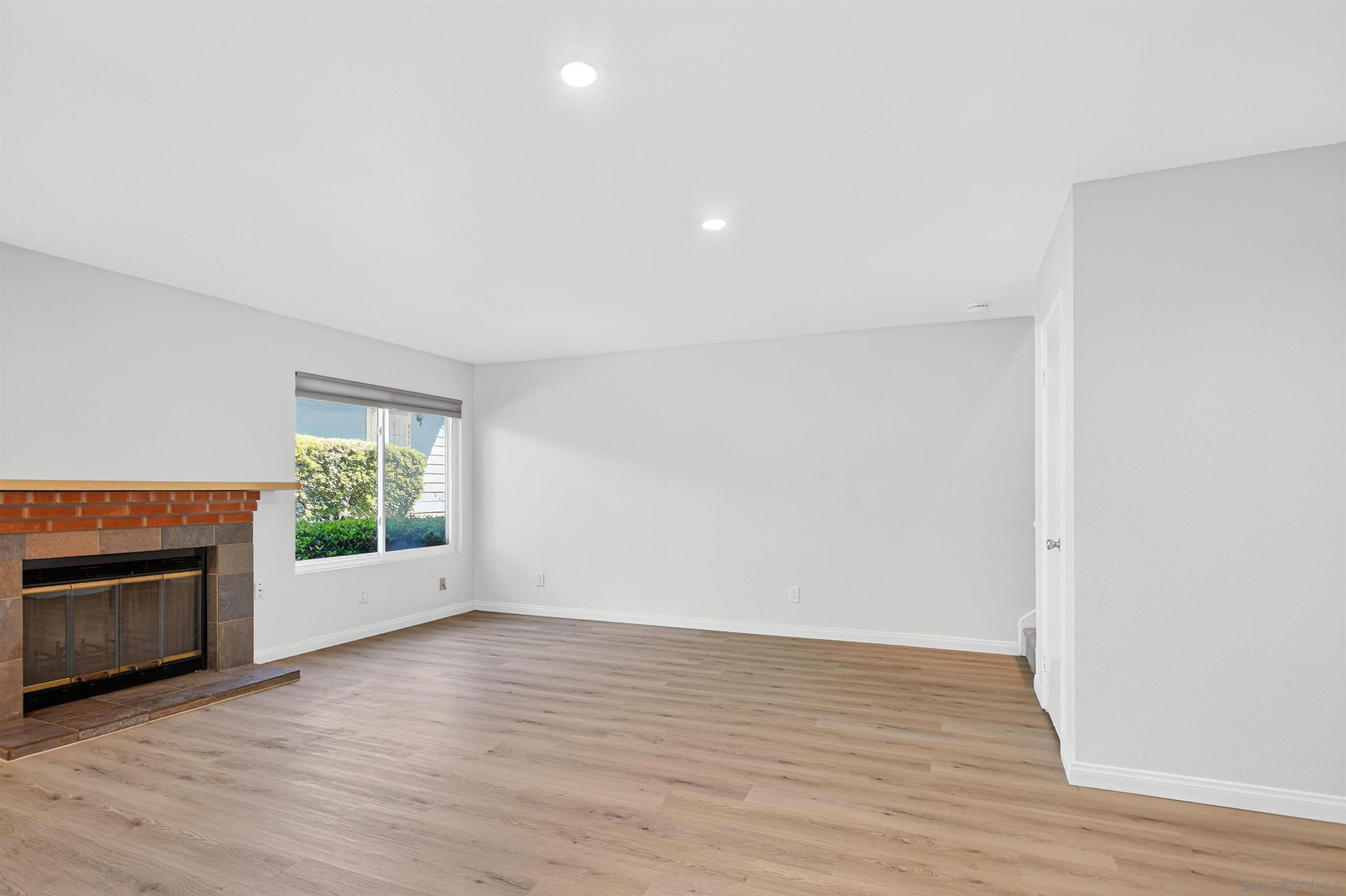 Detail Gallery Image 9 of 49 For 4444  Benfield Ct  #29,  San Diego,  CA 92113 - 3 Beds | 2/1 Baths