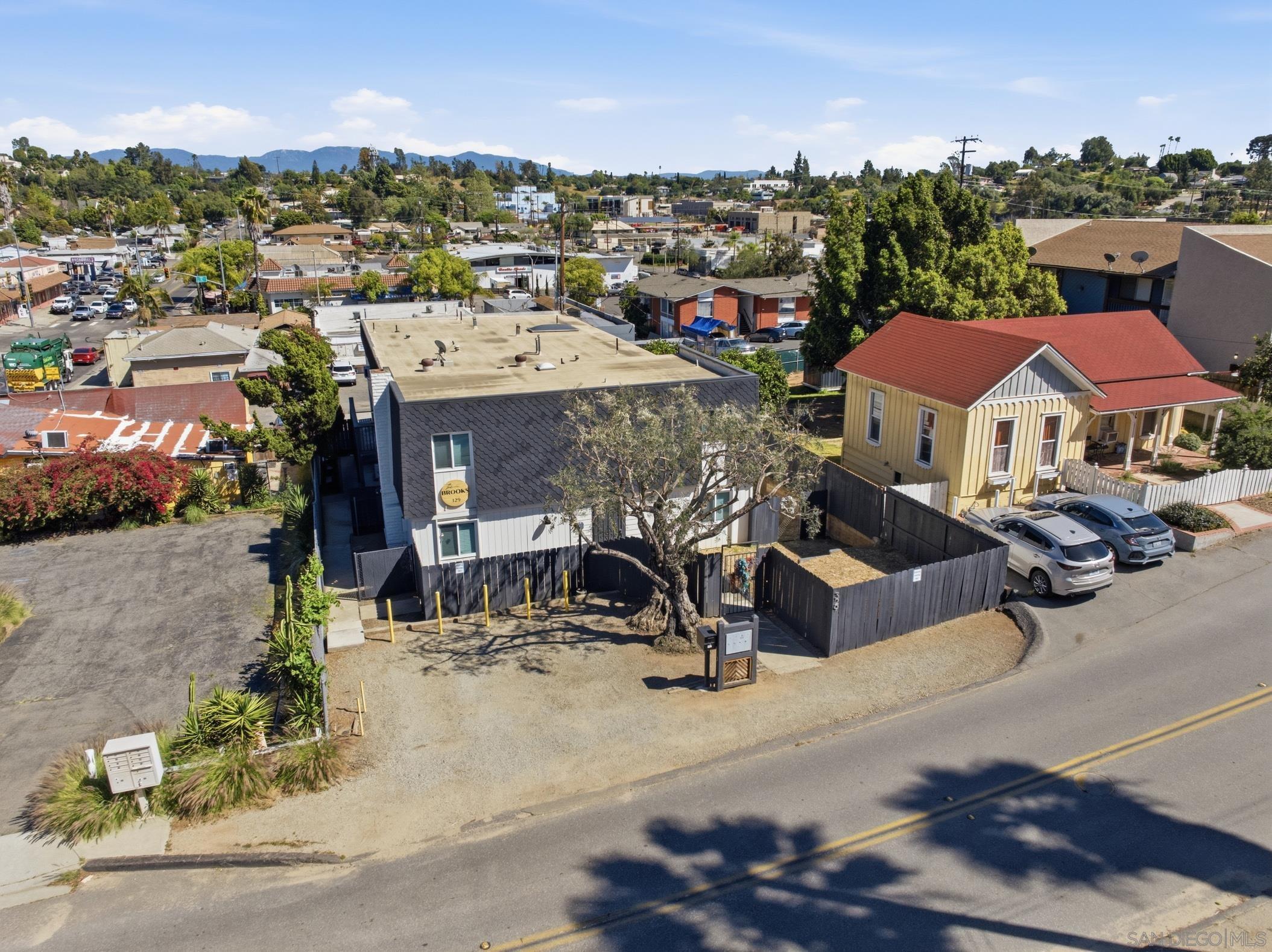 Detail Gallery Image 10 of 23 For 329 N Pico Ave, Fallbrook,  CA 92028 - – Beds | – Baths