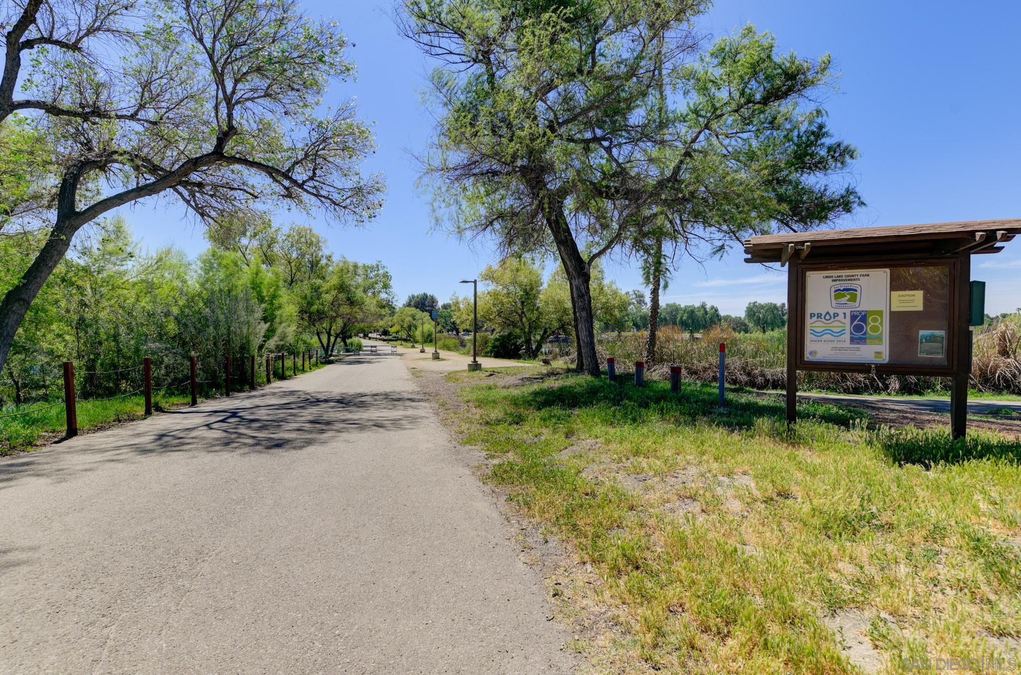 Detail Gallery Image 13 of 15 For 12738  Lakeshore Drive, Lakeside,  CA 92040 - 3 Beds | 2/1 Baths