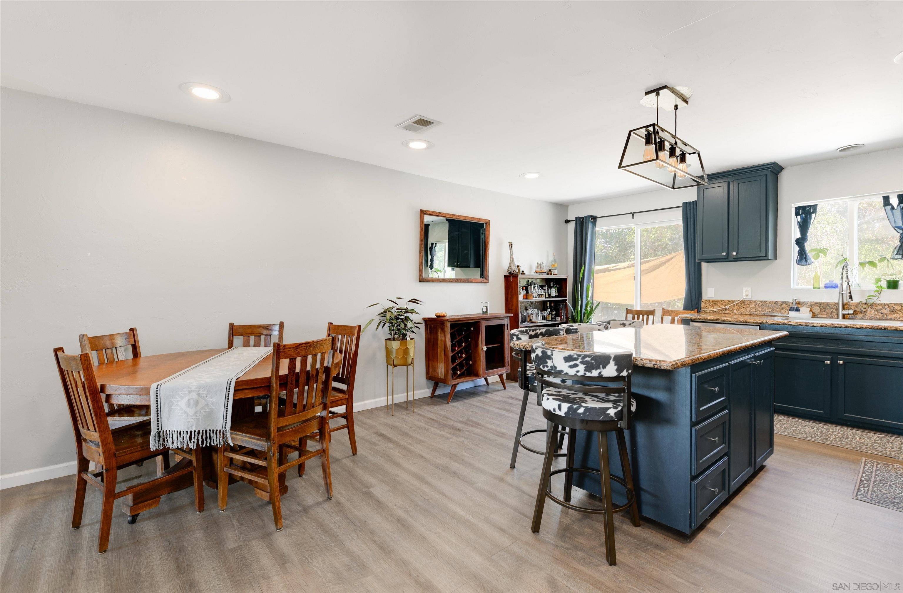 Detail Gallery Image 3 of 15 For 12738  Lakeshore Drive, Lakeside,  CA 92040 - 3 Beds | 2/1 Baths