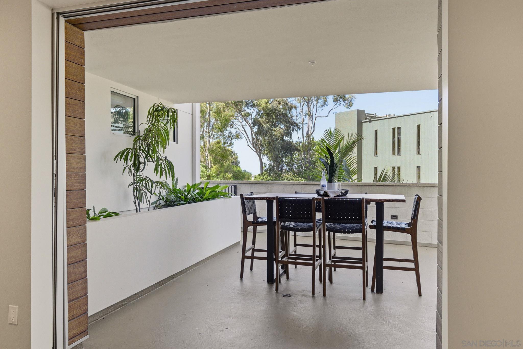 Detail Gallery Image 16 of 44 For 2501  State Street  #205,  Carlsbad,  CA 92008 - 2 Beds | 2/1 Baths