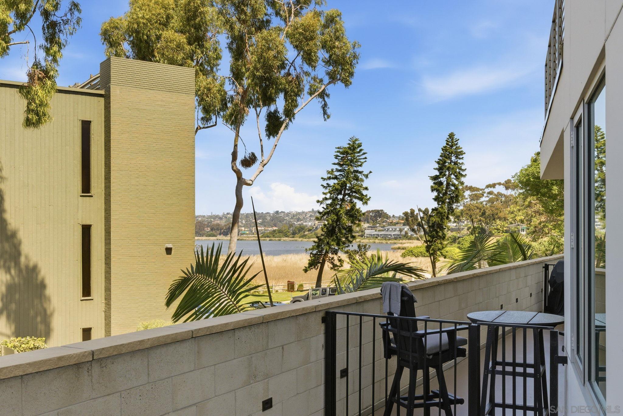 Detail Gallery Image 17 of 44 For 2501  State Street  #205,  Carlsbad,  CA 92008 - 2 Beds | 2/1 Baths