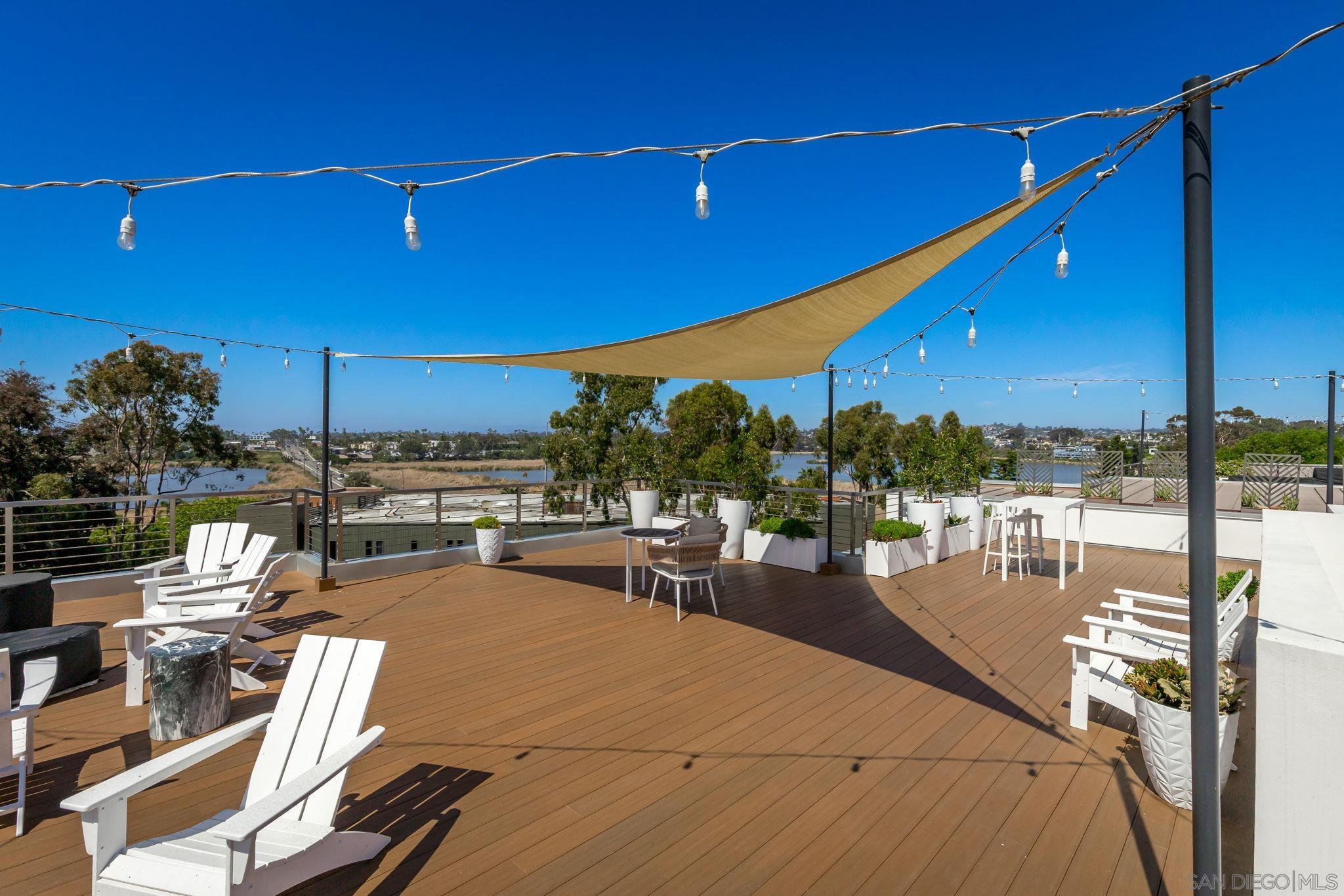 Detail Gallery Image 35 of 44 For 2501  State Street  #205,  Carlsbad,  CA 92008 - 2 Beds | 2/1 Baths