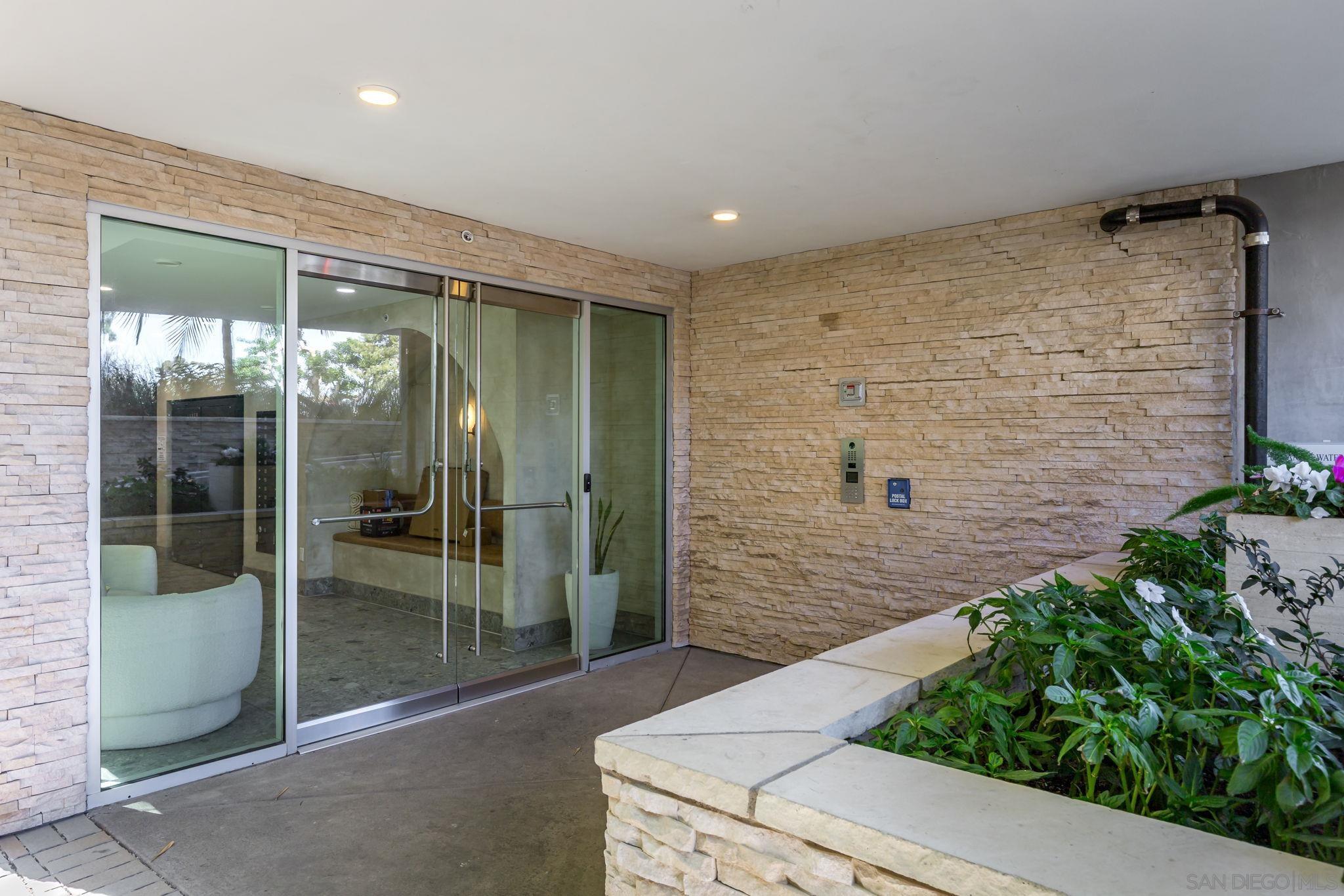 Detail Gallery Image 38 of 44 For 2501  State Street  #205,  Carlsbad,  CA 92008 - 2 Beds | 2/1 Baths