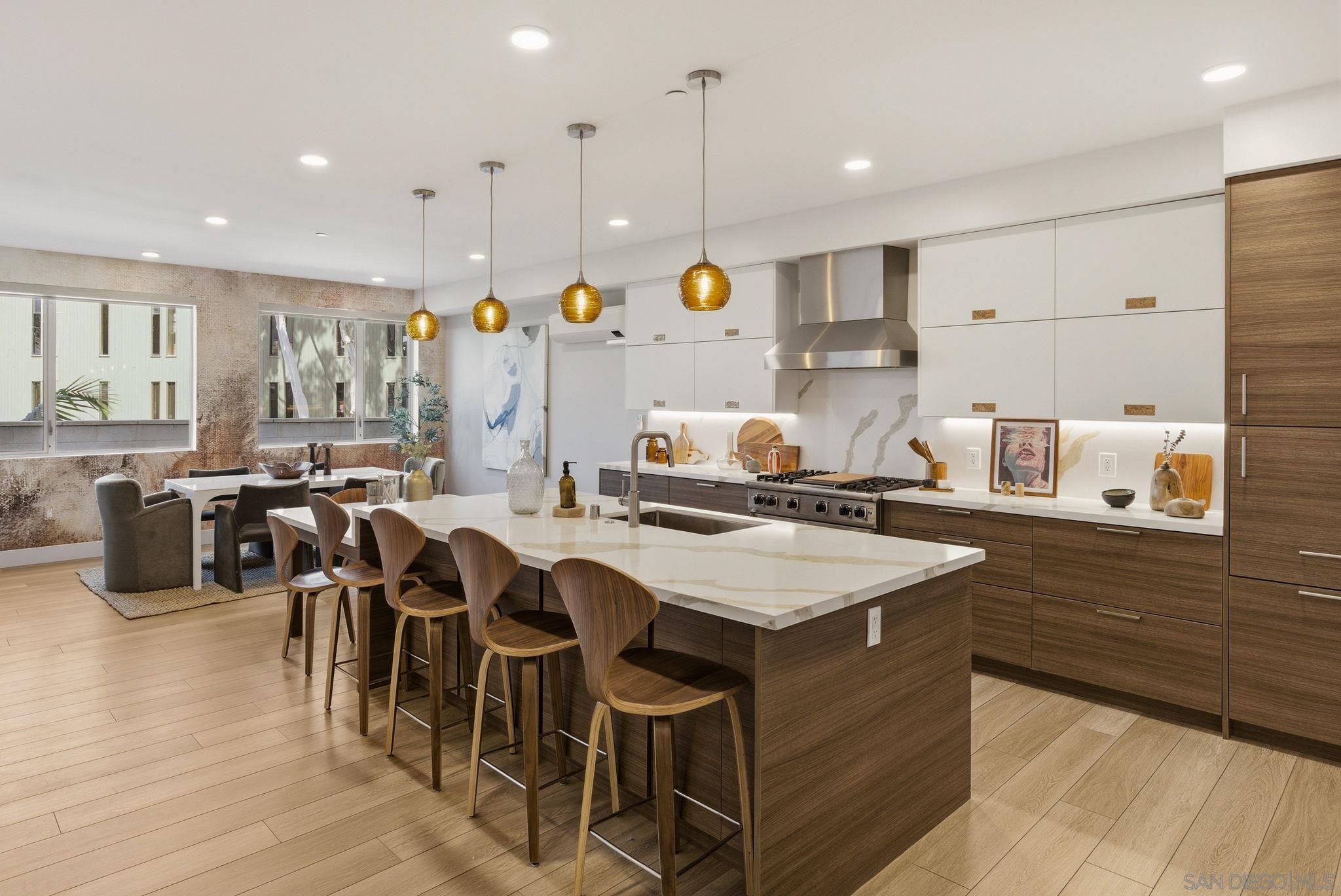 Detail Gallery Image 5 of 44 For 2501  State Street  #205,  Carlsbad,  CA 92008 - 2 Beds | 2/1 Baths