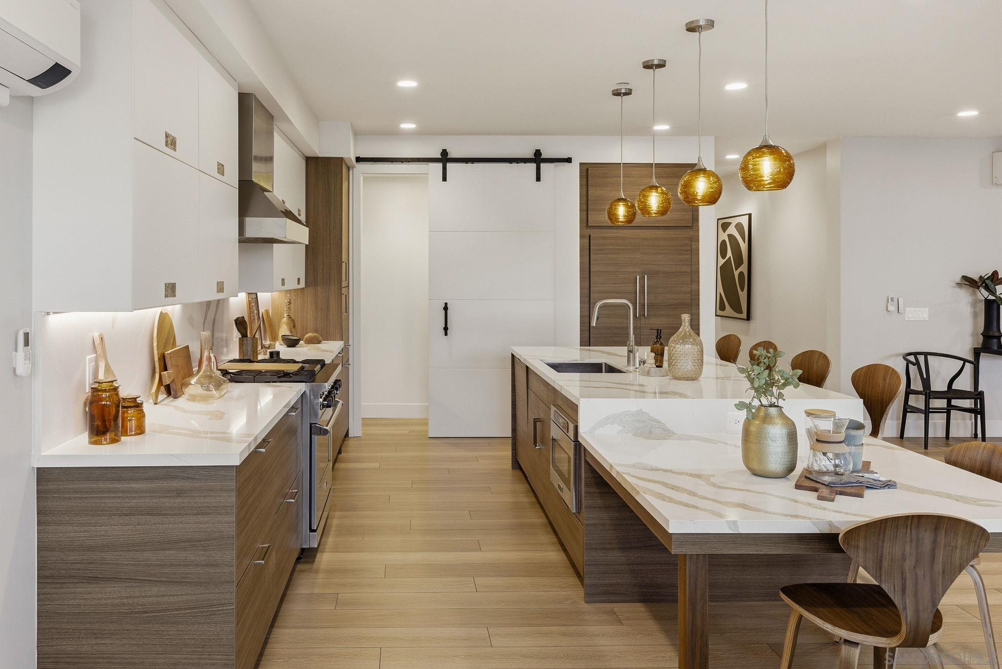 Detail Gallery Image 10 of 44 For 2501  State Street  #205,  Carlsbad,  CA 92008 - 2 Beds | 2/1 Baths