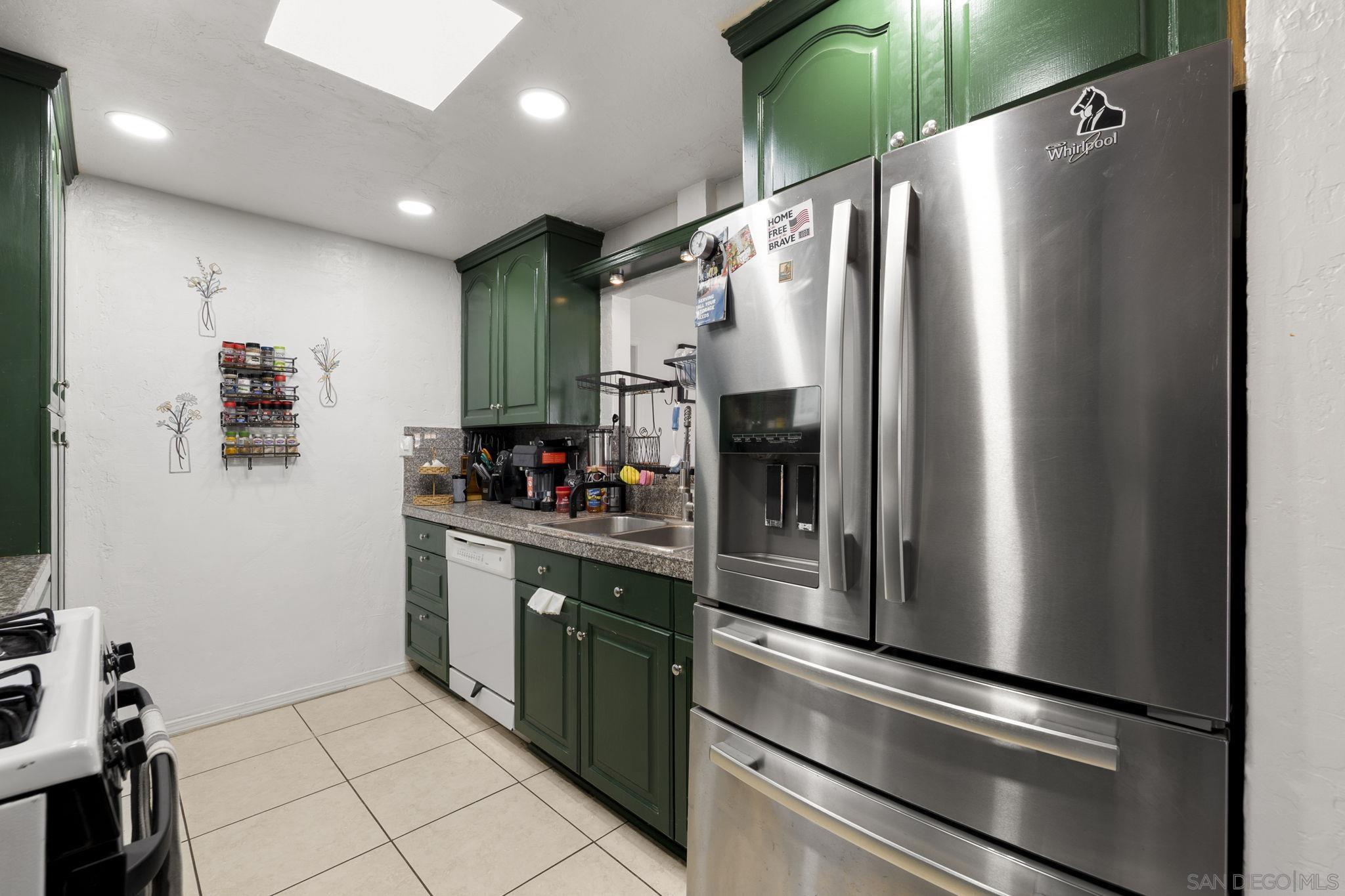 Detail Gallery Image 21 of 43 For 985  Fern Ave, Imperial Beach,  CA 91932 - 4 Beds | 2 Baths