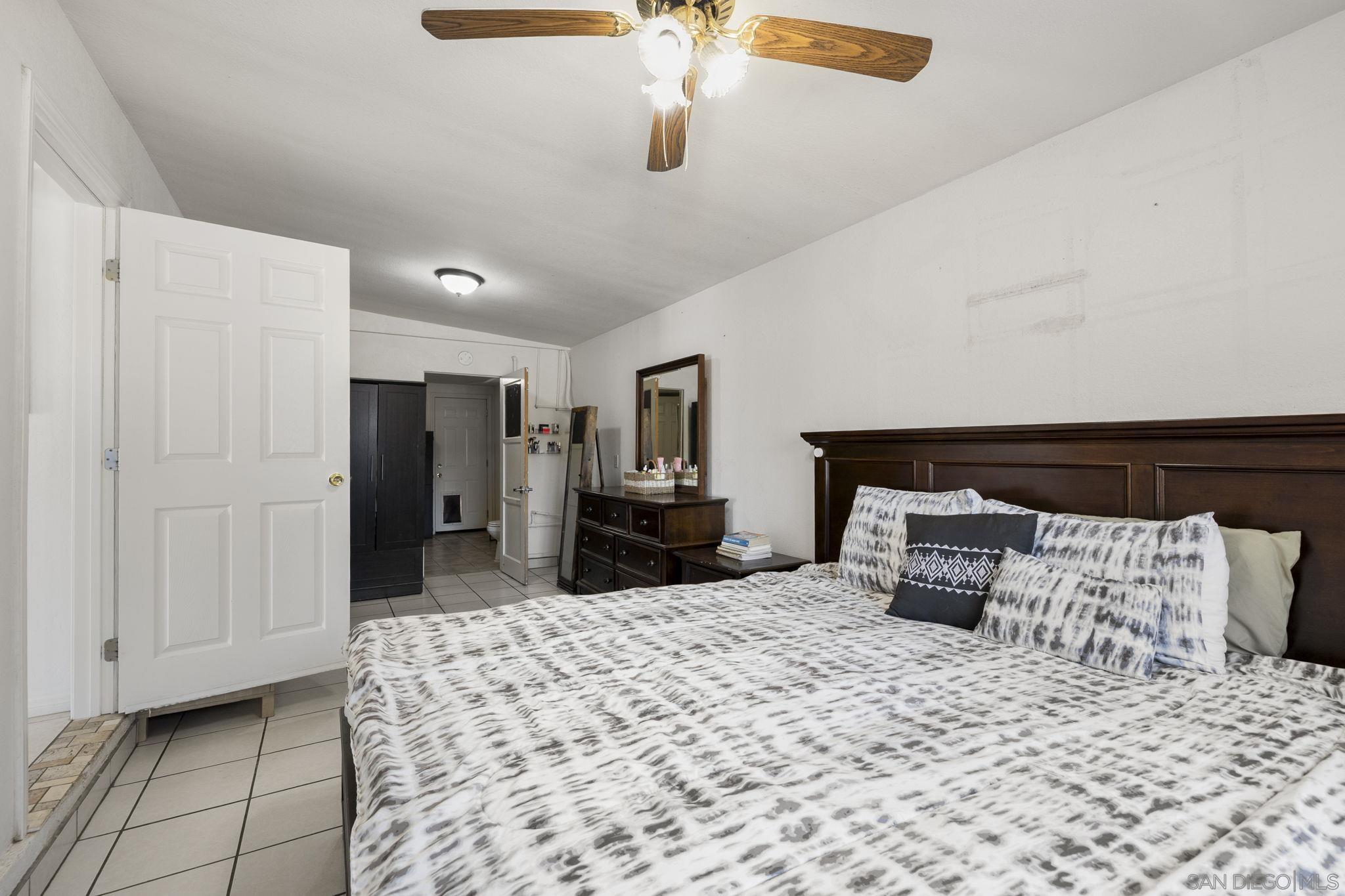 Detail Gallery Image 36 of 43 For 985  Fern Ave, Imperial Beach,  CA 91932 - 4 Beds | 2 Baths