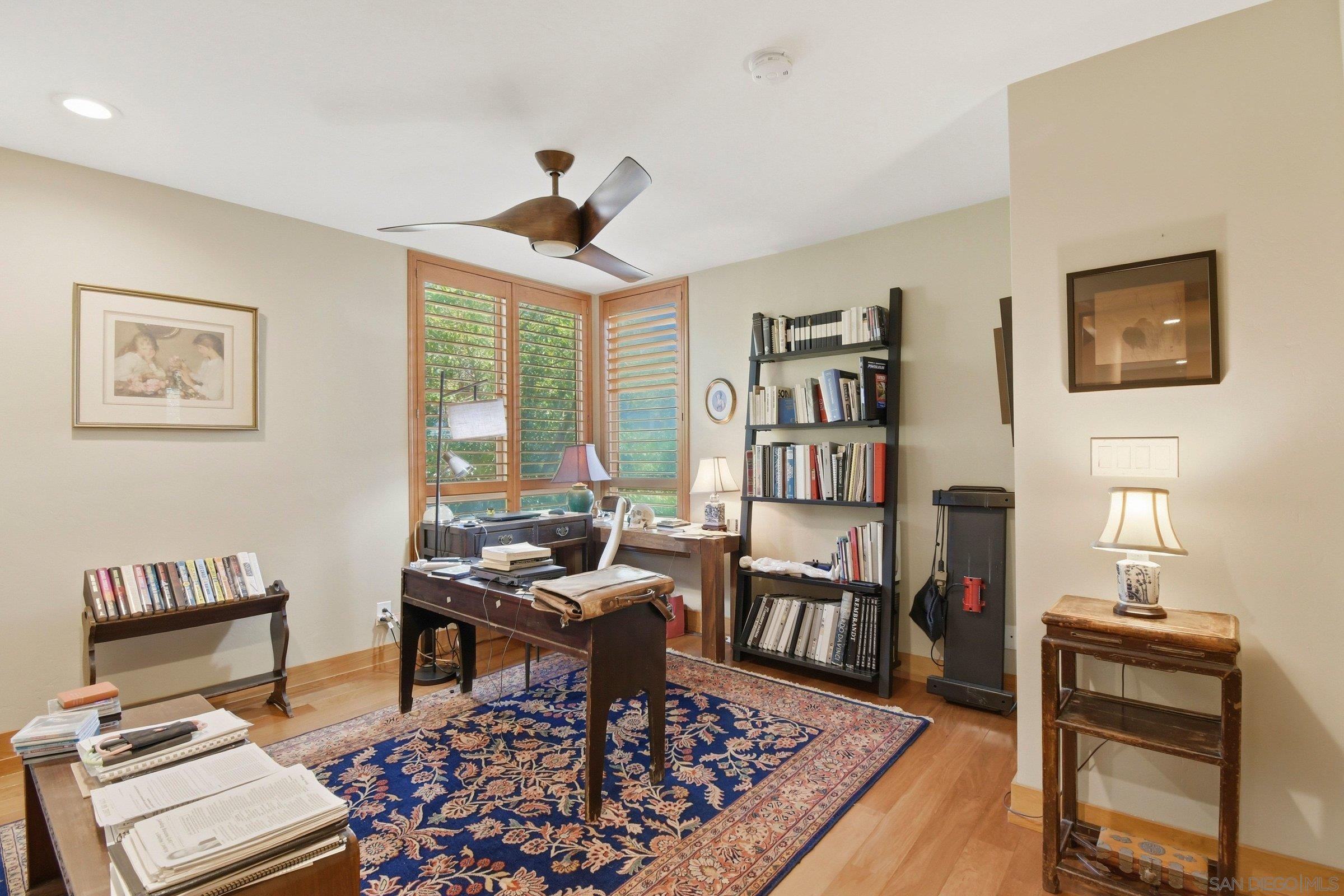 Detail Gallery Image 23 of 27 For 935  Genter  #305,  La Jolla,  CA 92037 - 2 Beds | 2 Baths