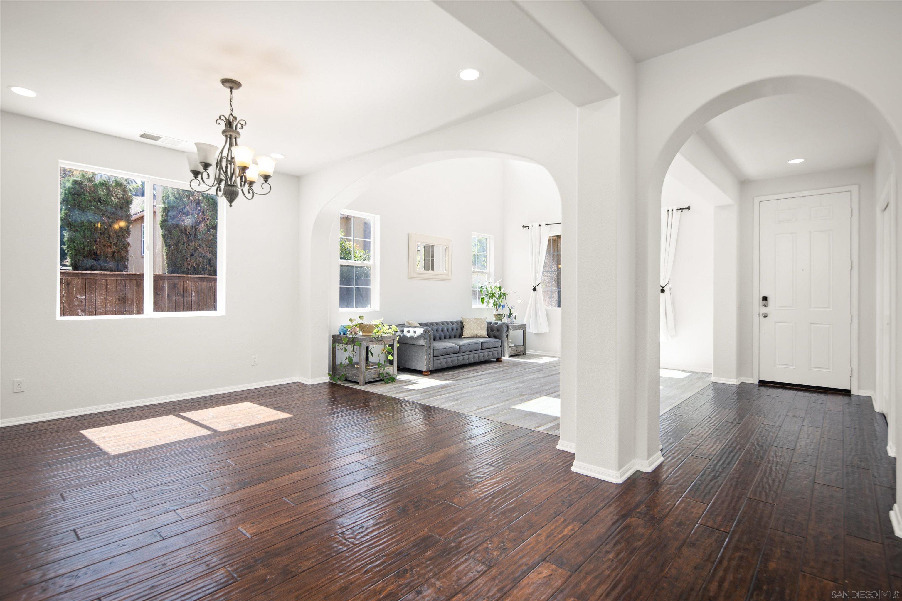 Detail Gallery Image 5 of 40 For 2661  Shadowbrook, San Marcos,  CA 92078 - 6 Beds | 4/1 Baths