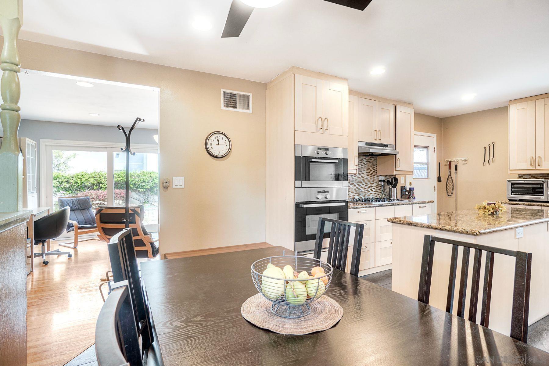 Detail Gallery Image 7 of 34 For 8884  Haveteur, San Diego,  CA 92123 - 3 Beds | 2 Baths