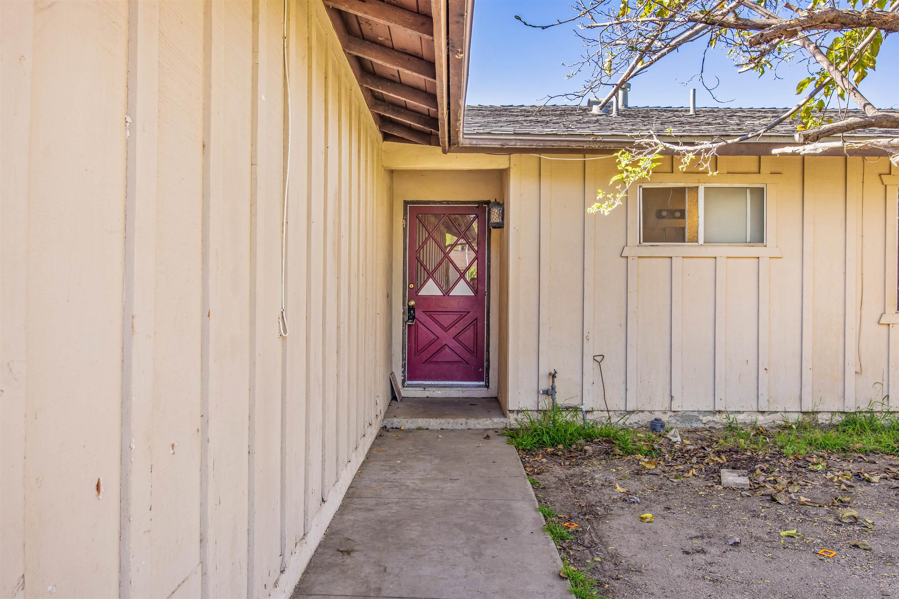 Detail Gallery Image 2 of 21 For 9048  Gideon Cir. S, Lakeside,  CA 92040 - 3 Beds | 2 Baths