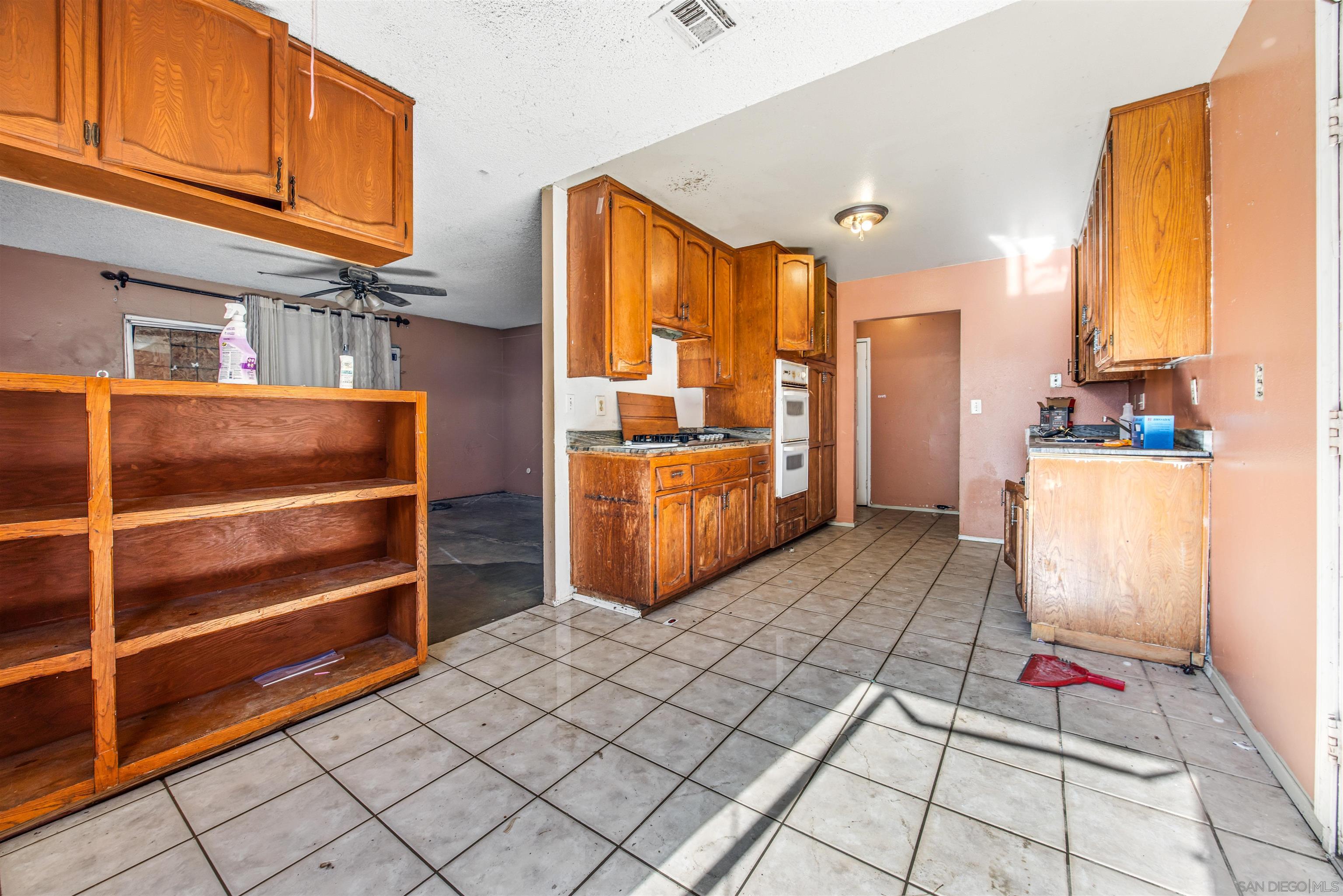 Detail Gallery Image 5 of 21 For 9048  Gideon Cir. S, Lakeside,  CA 92040 - 3 Beds | 2 Baths