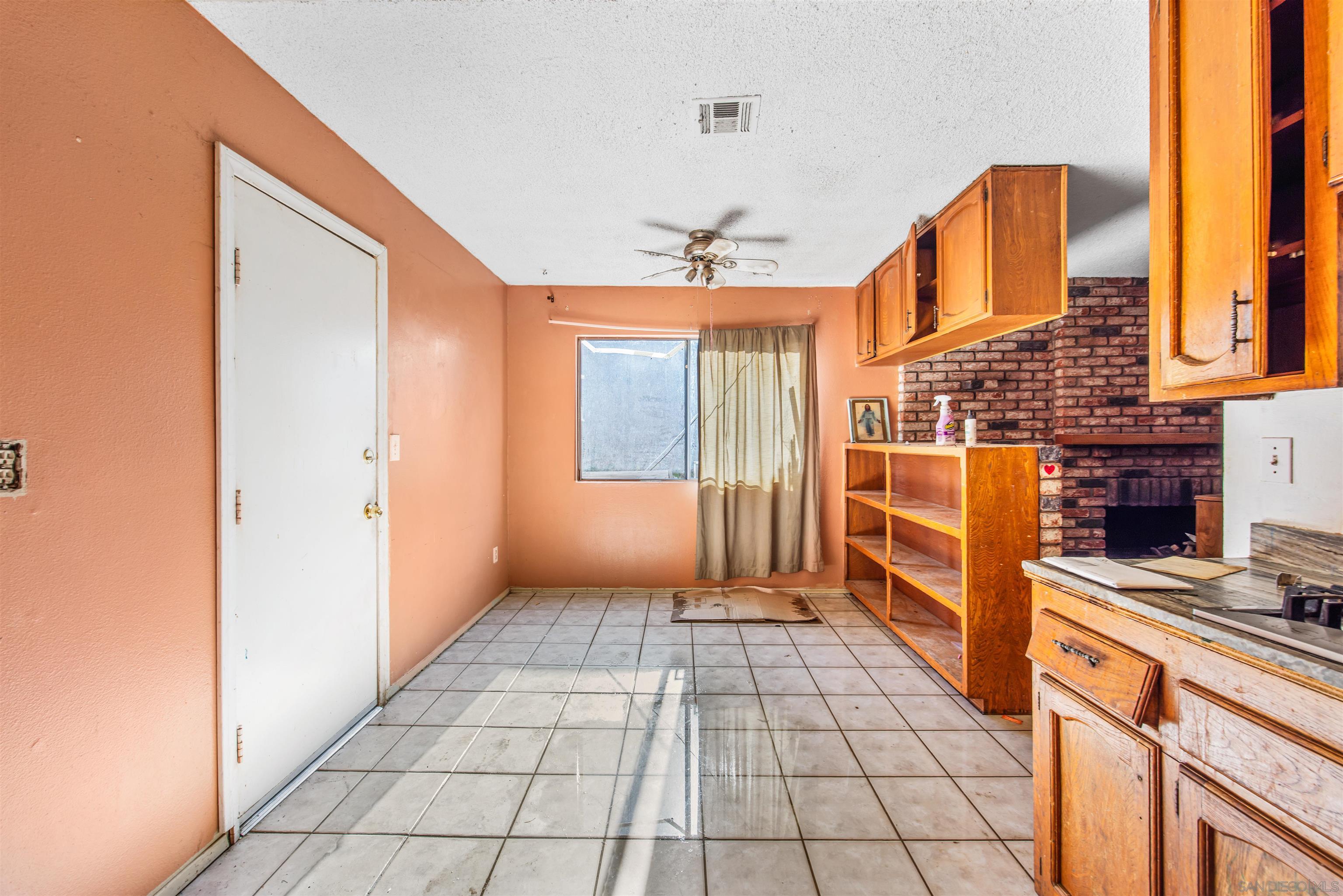 Detail Gallery Image 6 of 21 For 9048  Gideon Cir. S, Lakeside,  CA 92040 - 3 Beds | 2 Baths