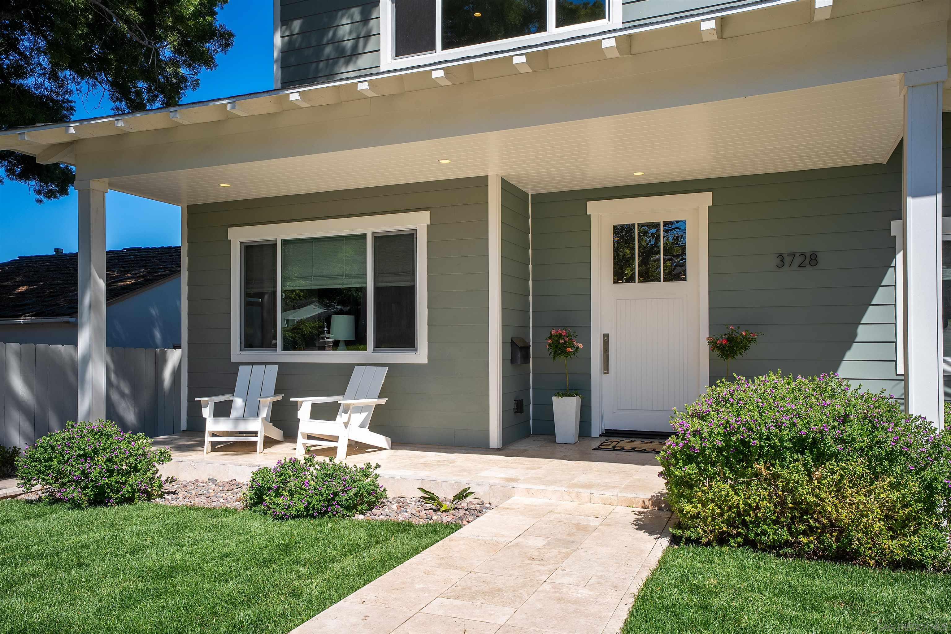 Detail Gallery Image 2 of 43 For 3728  Wilcox St, San Diego,  CA 92106 - 5 Beds | 4 Baths