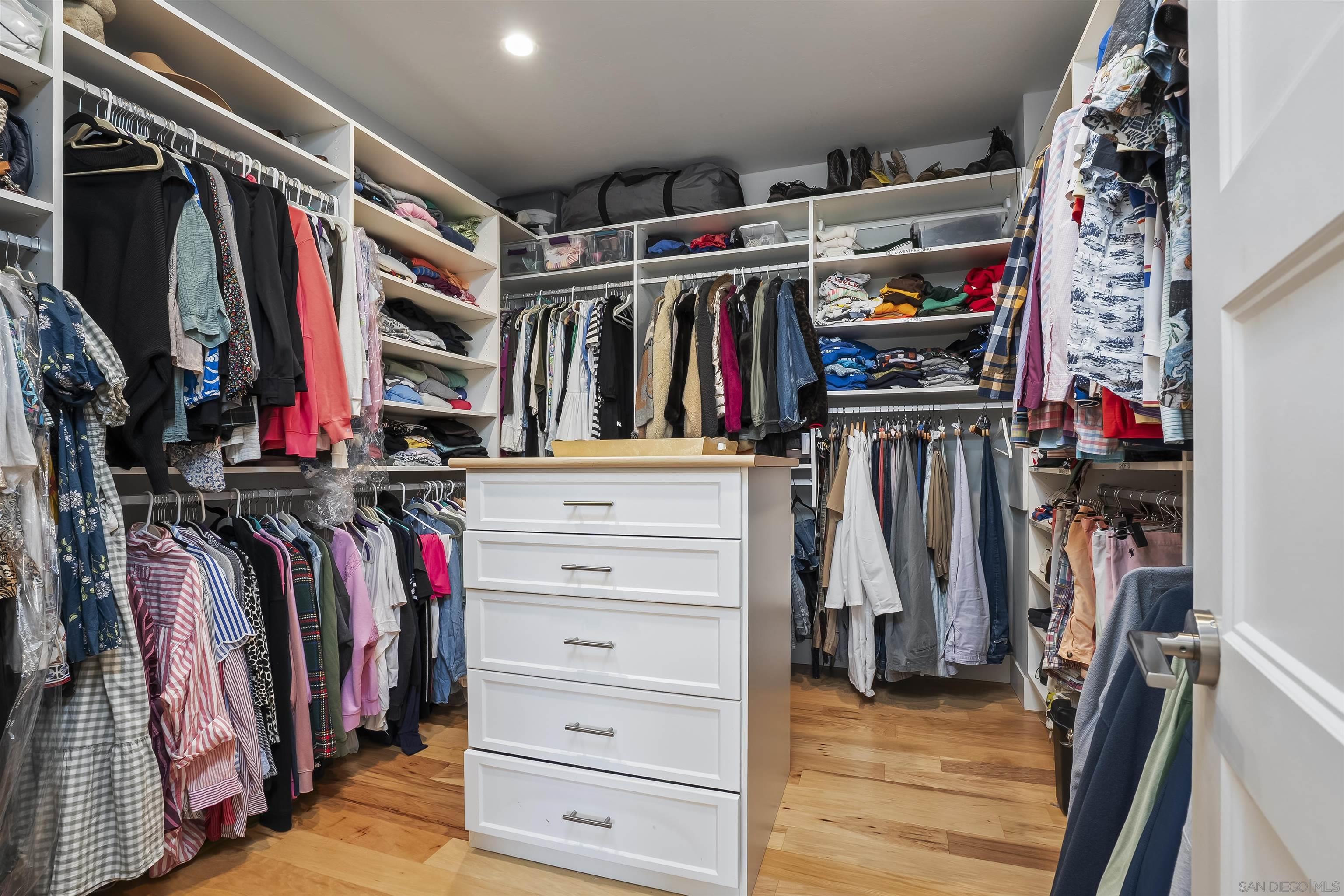 Detail Gallery Image 13 of 43 For 3728  Wilcox St, San Diego,  CA 92106 - 5 Beds | 4 Baths