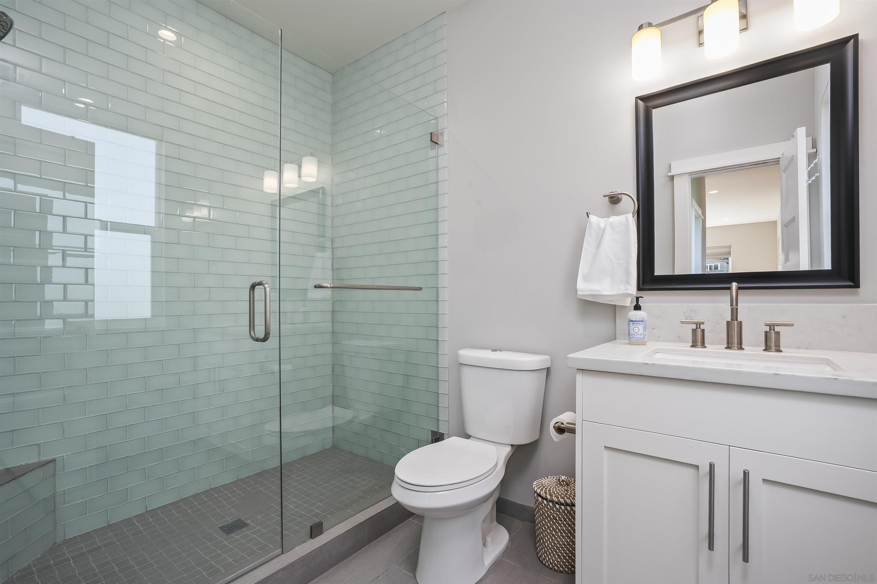 Detail Gallery Image 18 of 43 For 3728  Wilcox St, San Diego,  CA 92106 - 5 Beds | 4 Baths