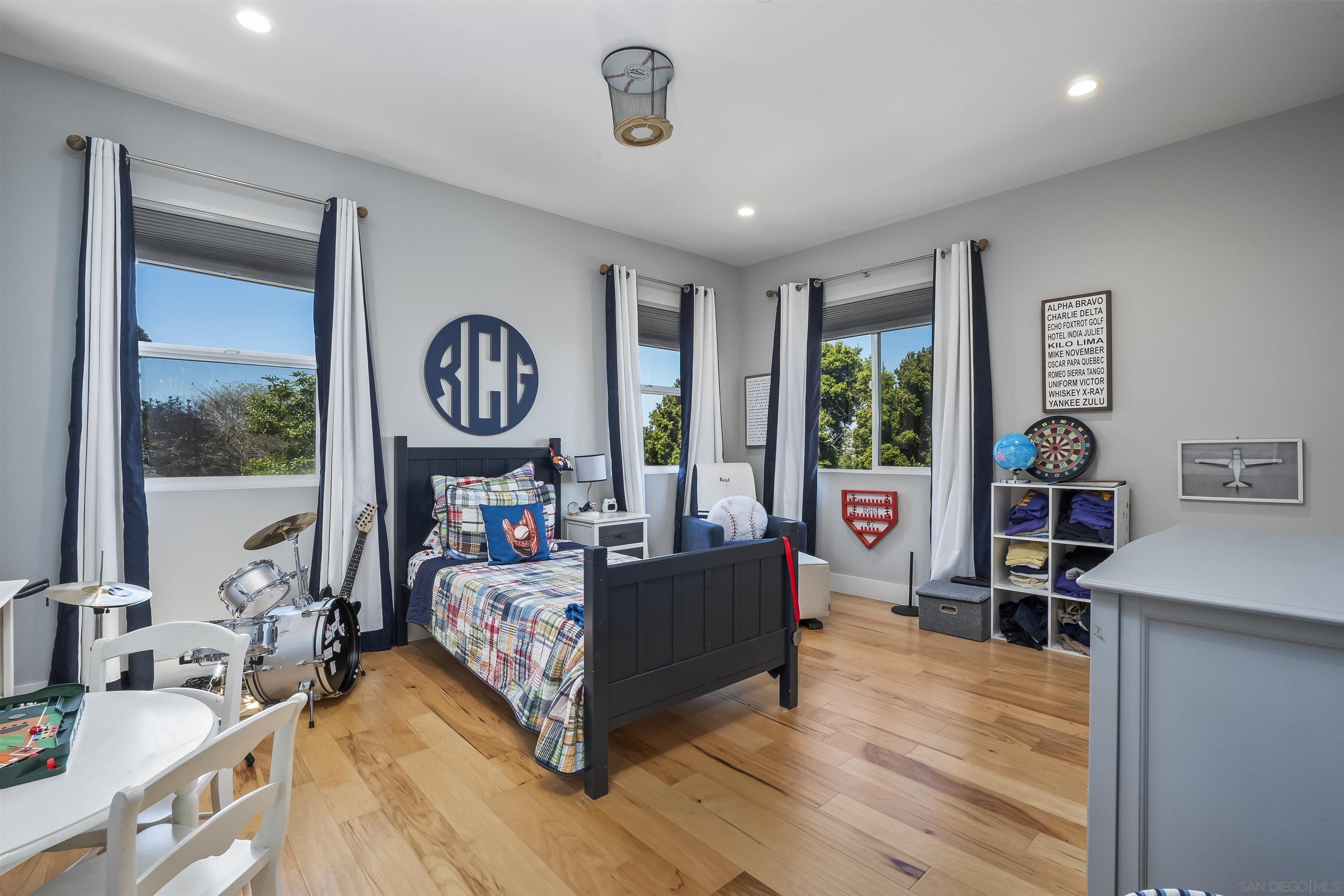 Detail Gallery Image 19 of 43 For 3728  Wilcox St, San Diego,  CA 92106 - 5 Beds | 4 Baths