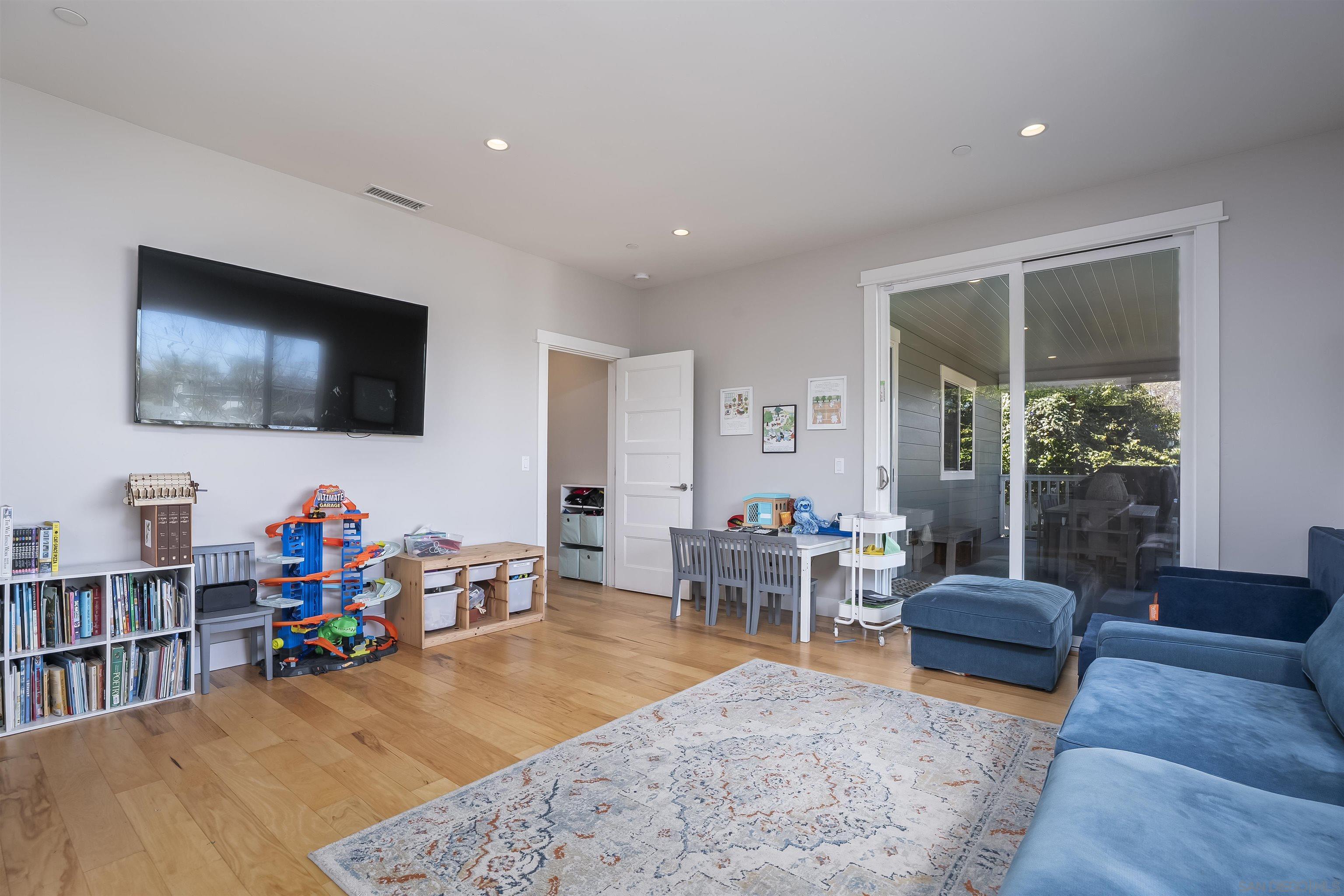 Detail Gallery Image 23 of 43 For 3728  Wilcox St, San Diego,  CA 92106 - 5 Beds | 4 Baths