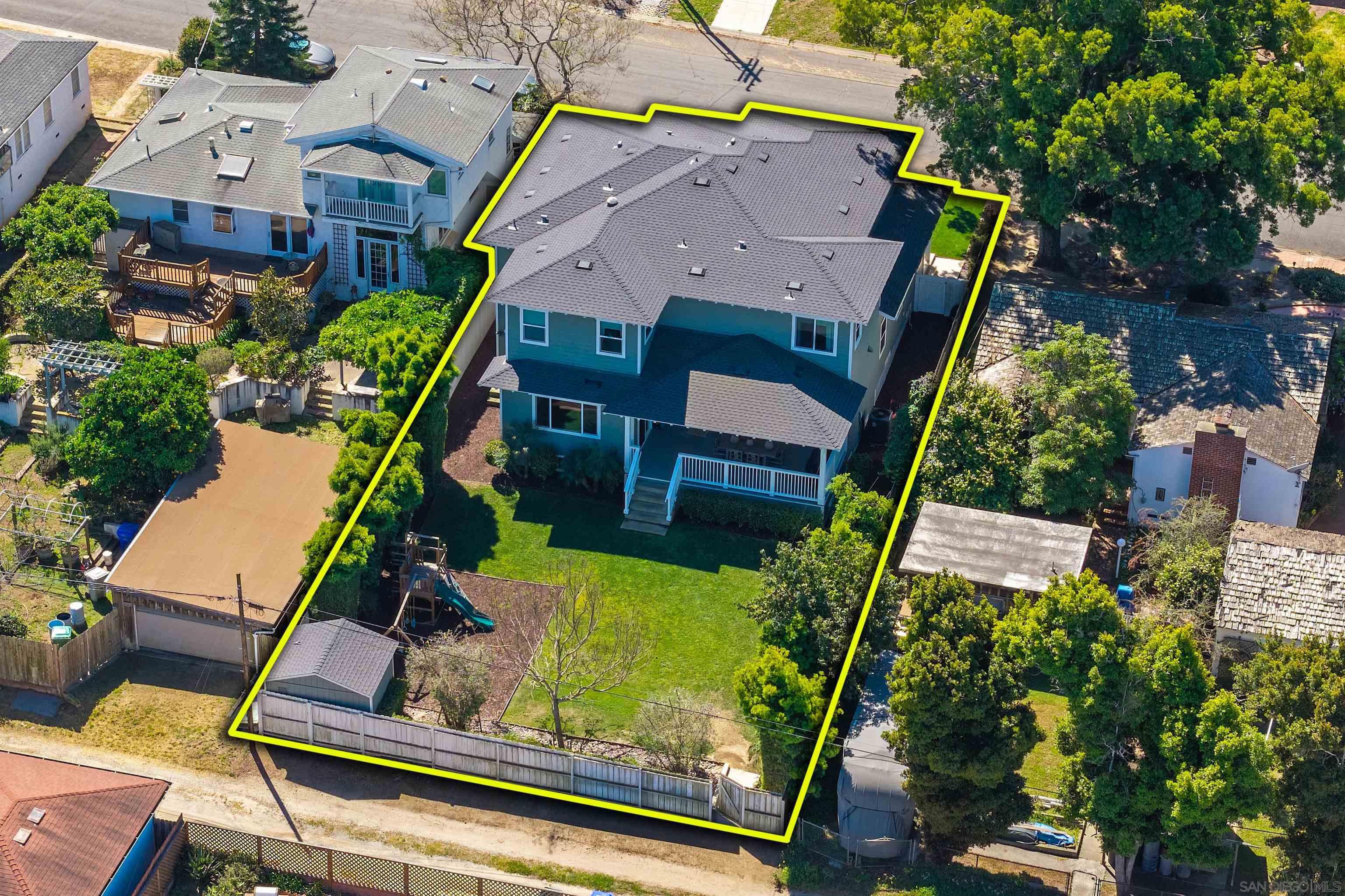 Detail Gallery Image 32 of 43 For 3728  Wilcox St, San Diego,  CA 92106 - 5 Beds | 4 Baths