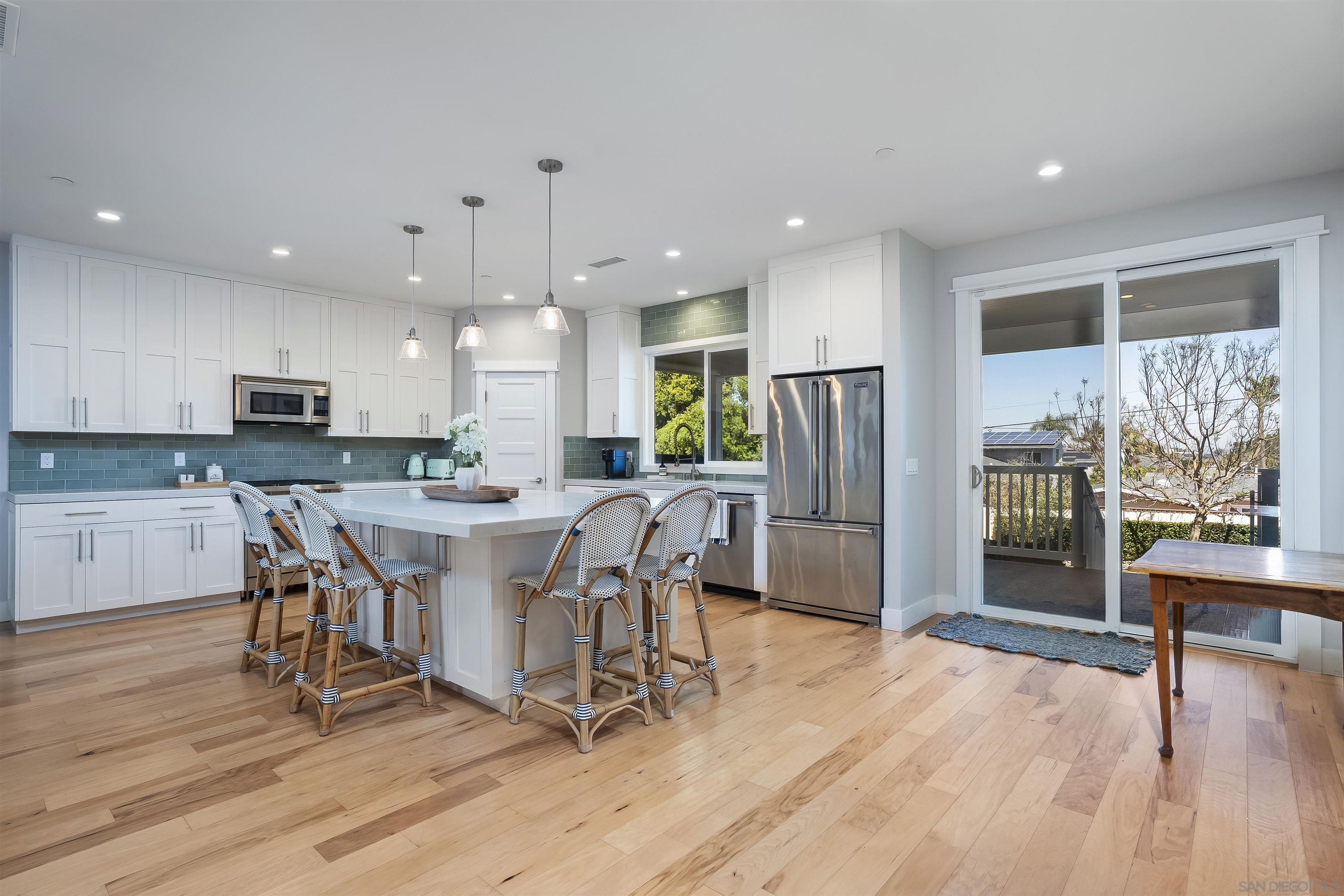 Detail Gallery Image 7 of 43 For 3728  Wilcox St, San Diego,  CA 92106 - 5 Beds | 4 Baths