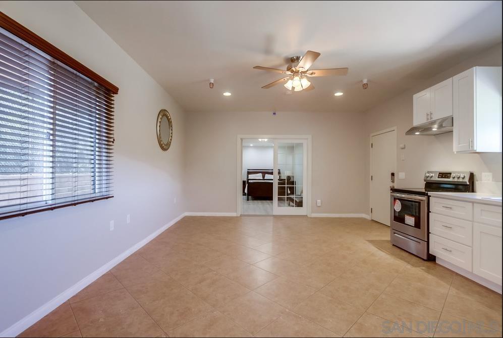 Detail Gallery Image 5 of 14 For 2686  Canyon Crest Dr.   Unit a, Escondido,  CA 92027 - 1 Beds | 1 Baths