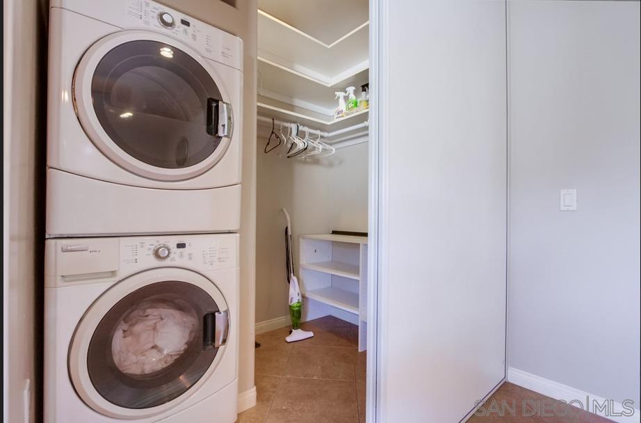 Detail Gallery Image 7 of 14 For 2686  Canyon Crest Dr.   Unit a, Escondido,  CA 92027 - 1 Beds | 1 Baths