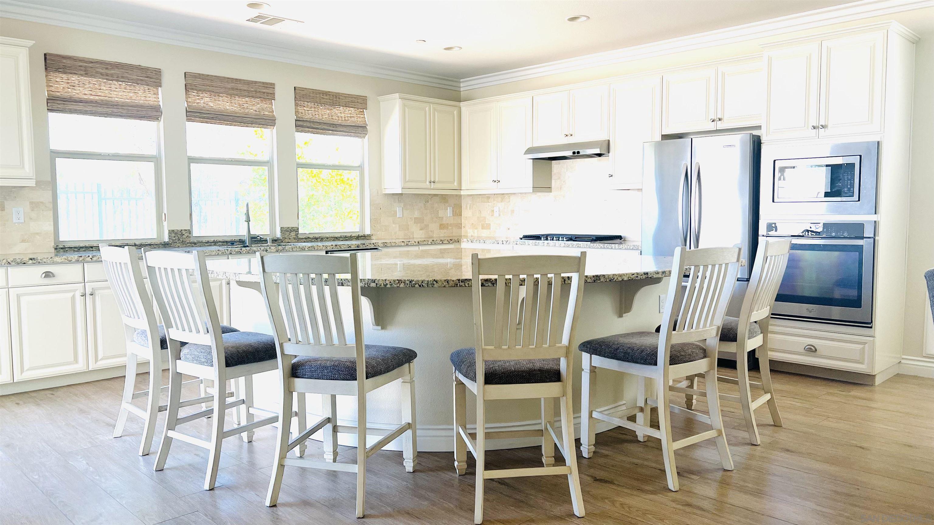 Detail Gallery Image 4 of 19 For 39158  Steeplechase Ln., Temecula,  CA 92591 - 4 Beds | 3/1 Baths