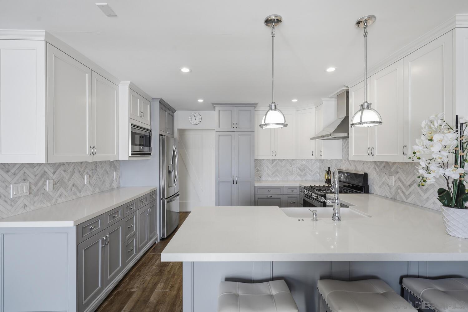 Detail Gallery Image 14 of 31 For 106  Antigua Court, Coronado,  CA 92118 - 3 Beds | 2 Baths