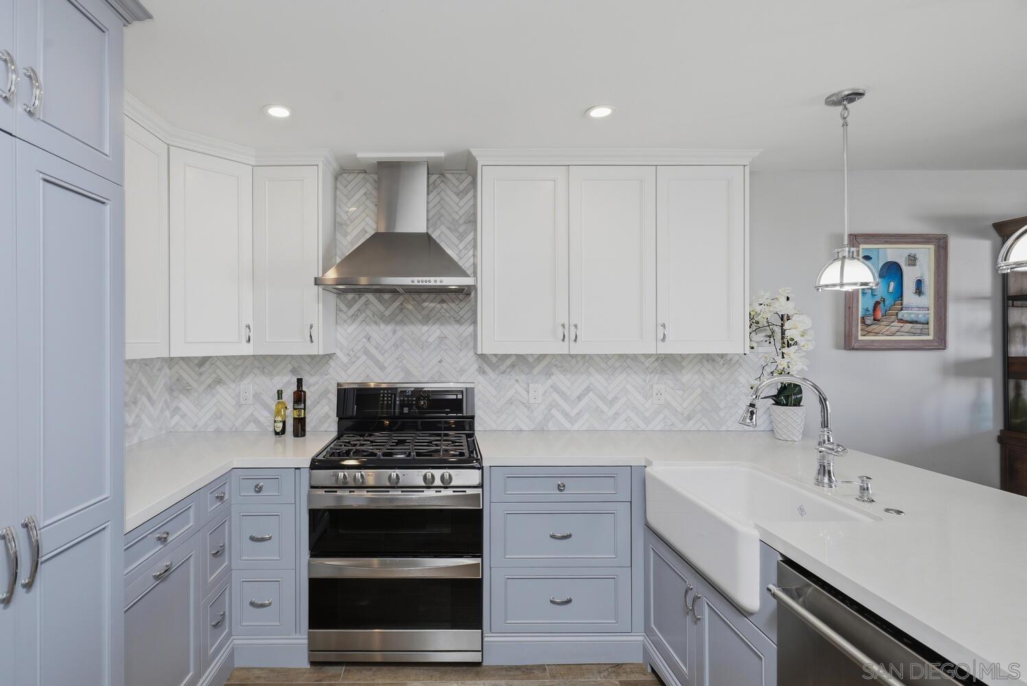 Detail Gallery Image 15 of 31 For 106  Antigua Court, Coronado,  CA 92118 - 3 Beds | 2 Baths