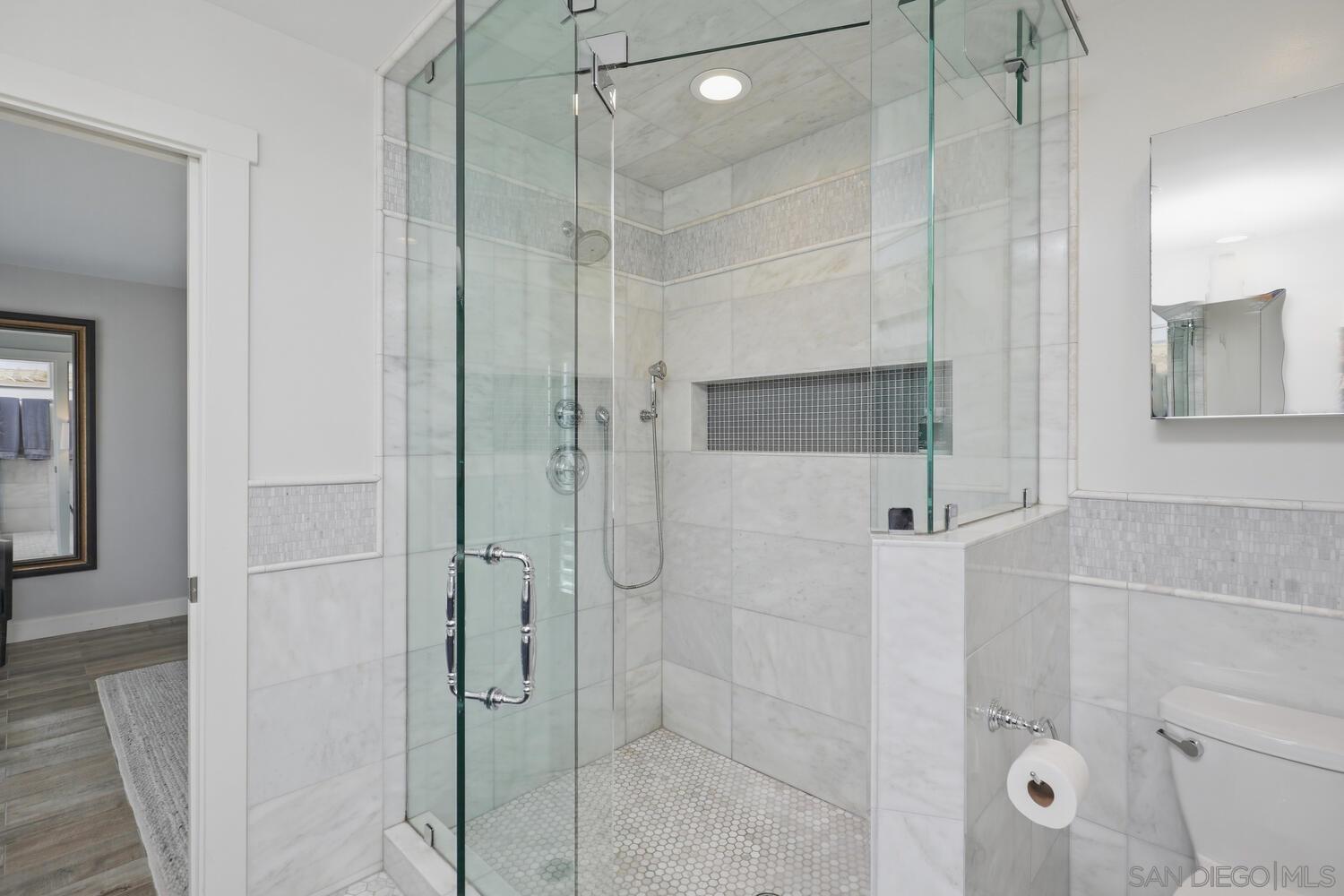 Detail Gallery Image 19 of 31 For 106  Antigua Court, Coronado,  CA 92118 - 3 Beds | 2 Baths