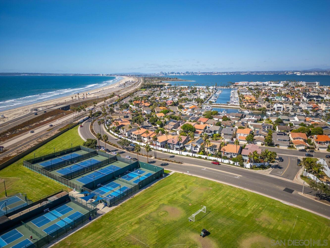 Detail Gallery Image 29 of 31 For 106  Antigua Court, Coronado,  CA 92118 - 3 Beds | 2 Baths