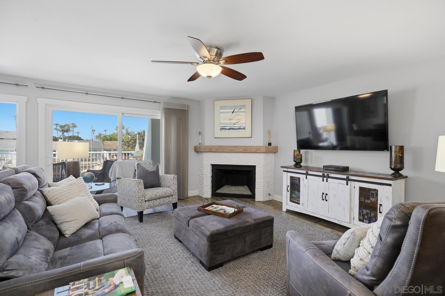 Detail Gallery Image 6 of 31 For 106  Antigua Court, Coronado,  CA 92118 - 3 Beds | 2 Baths