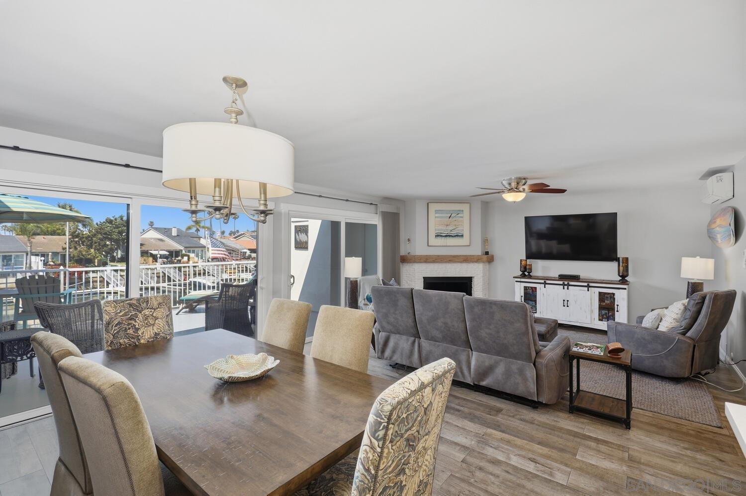 Detail Gallery Image 7 of 31 For 106  Antigua Court, Coronado,  CA 92118 - 3 Beds | 2 Baths