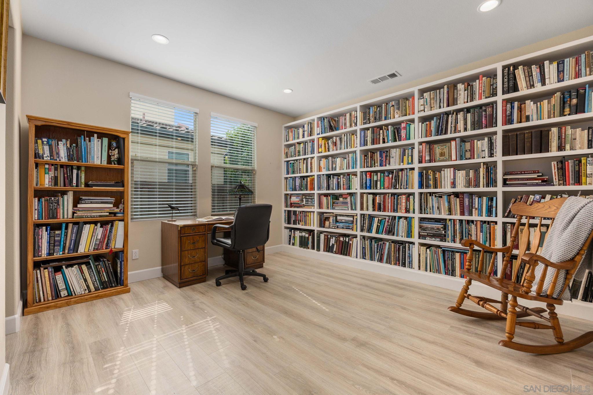 Detail Gallery Image 10 of 36 For 7957 Auberge  Circle, San Diego,  CA 92127 - 3 Beds | 2/1 Baths