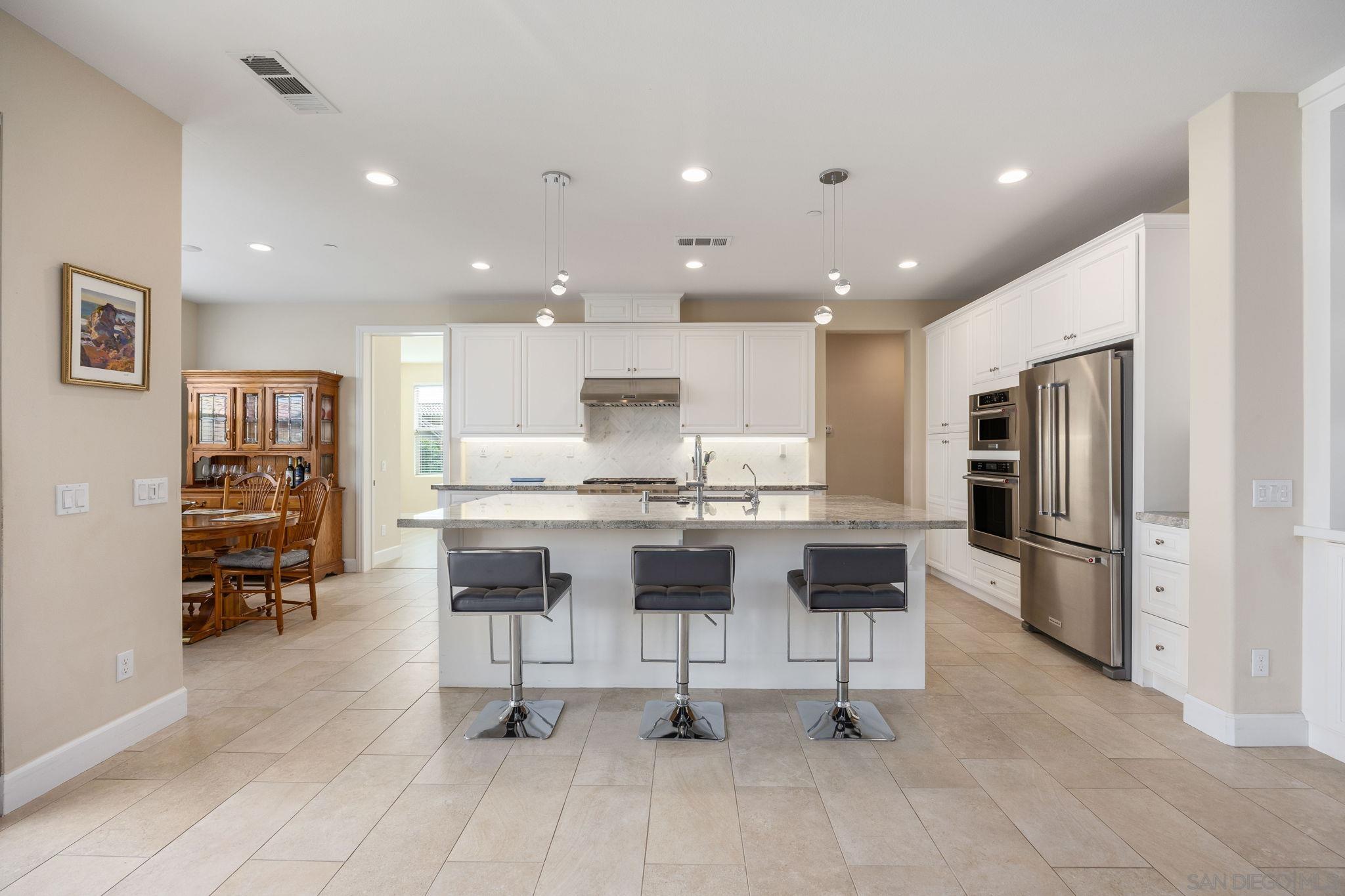 Detail Gallery Image 3 of 36 For 7957 Auberge  Circle, San Diego,  CA 92127 - 3 Beds | 2/1 Baths