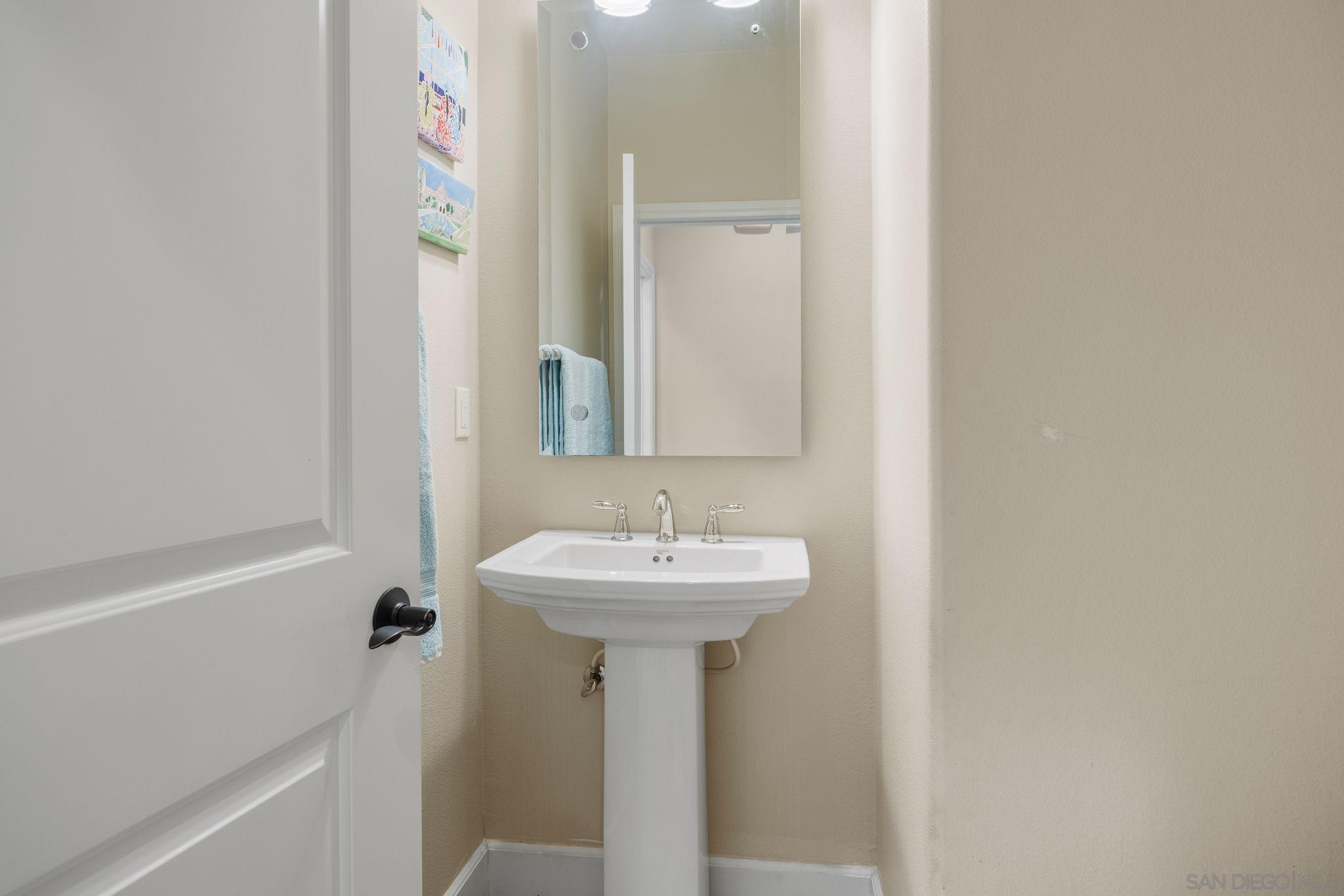 Detail Gallery Image 19 of 36 For 7957 Auberge  Circle, San Diego,  CA 92127 - 3 Beds | 2/1 Baths