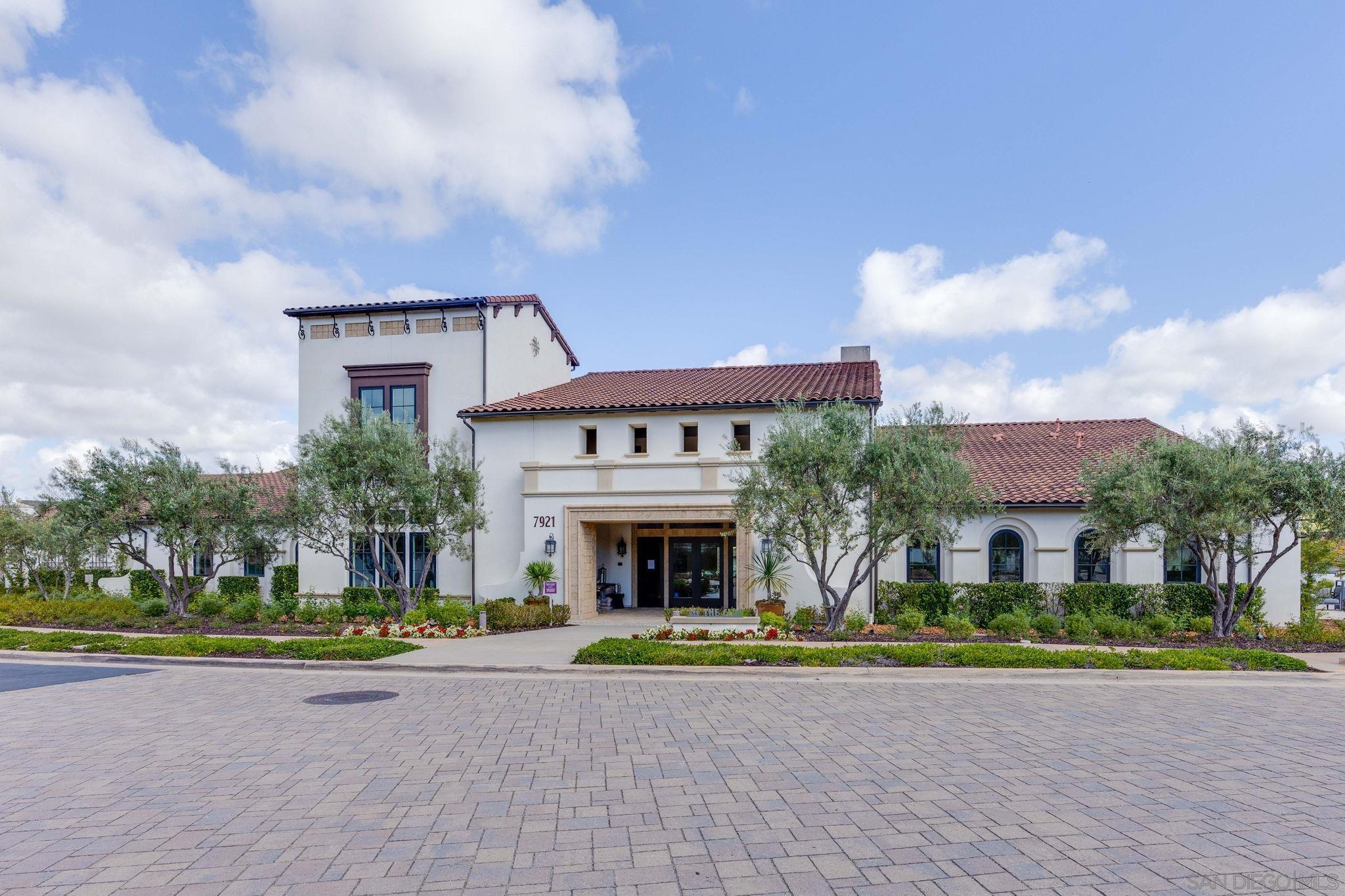 Detail Gallery Image 27 of 36 For 7957 Auberge  Circle, San Diego,  CA 92127 - 3 Beds | 2/1 Baths