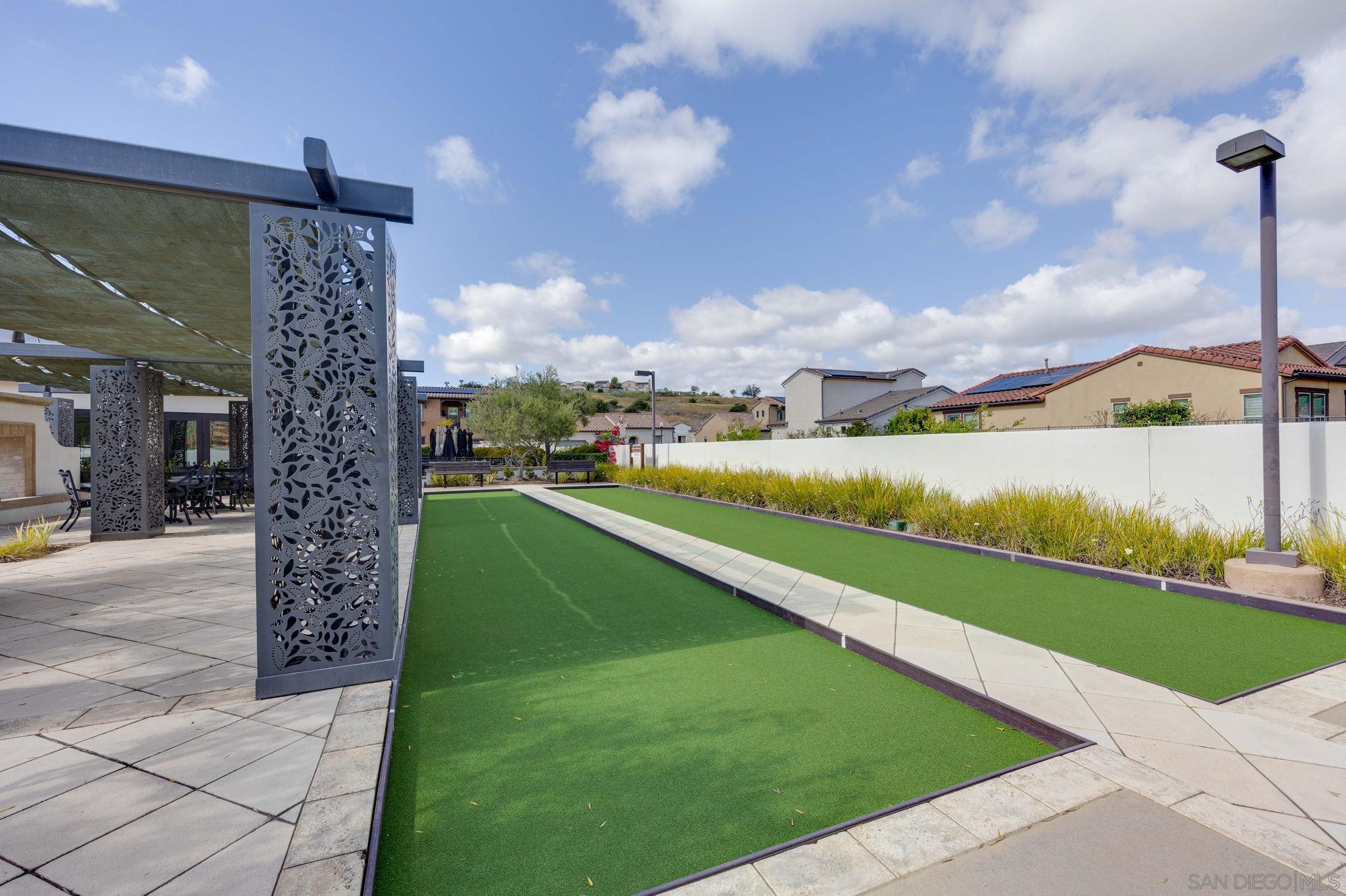 Detail Gallery Image 30 of 36 For 7957 Auberge  Circle, San Diego,  CA 92127 - 3 Beds | 2/1 Baths